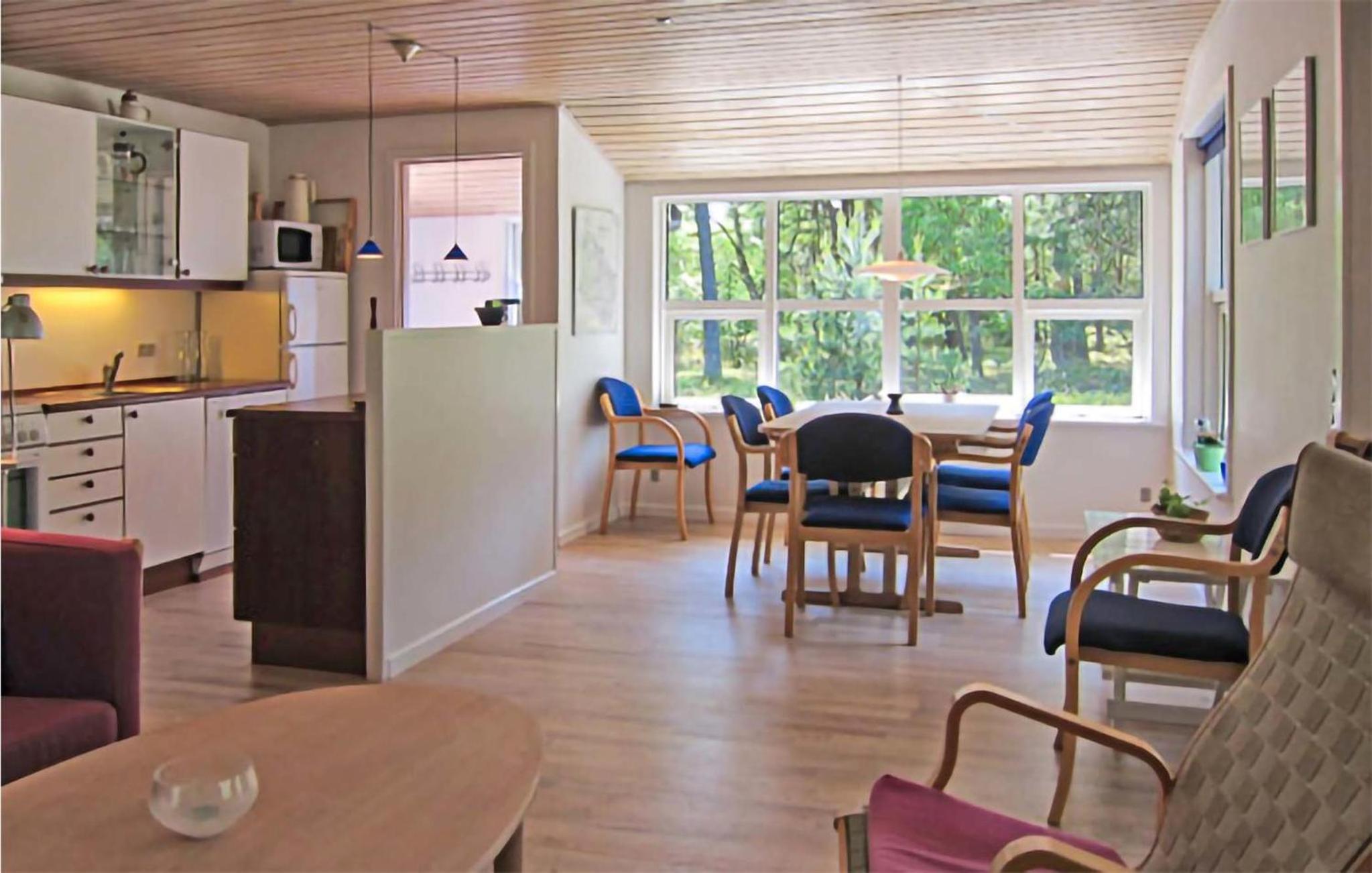 Three-Bedroom Vacation Home  photo 3