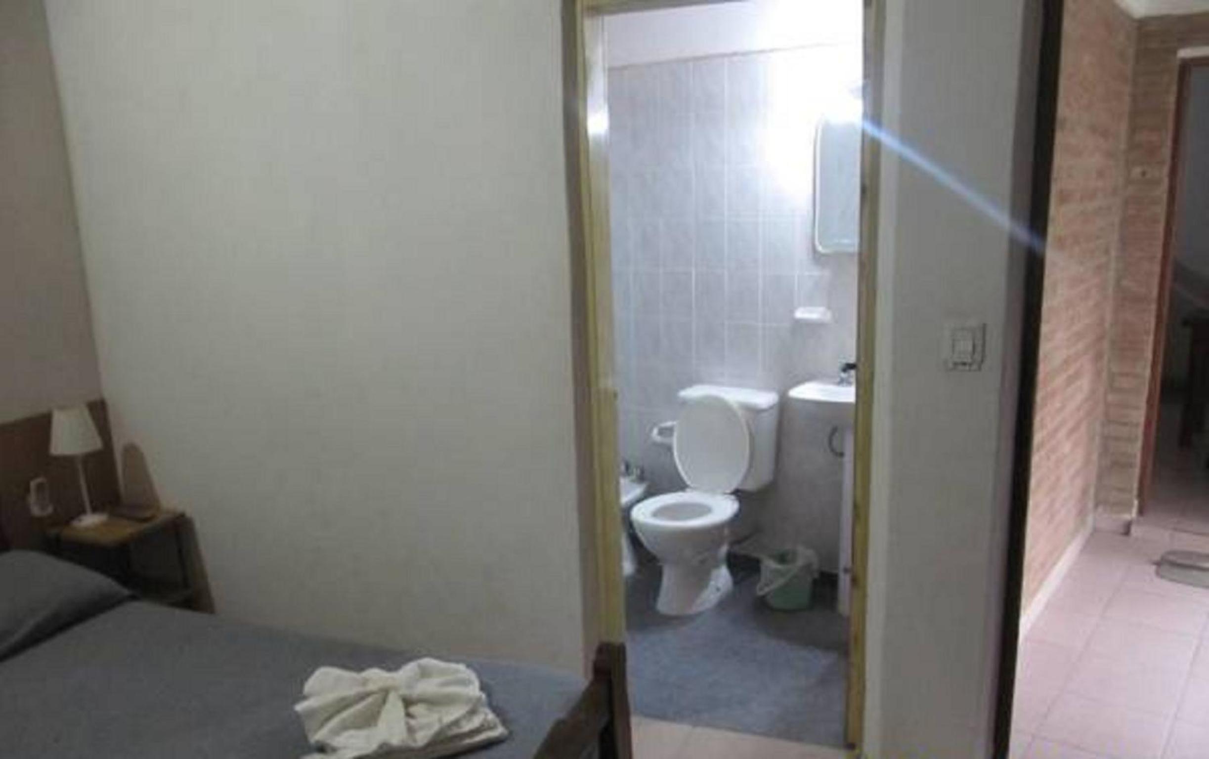 Double Room with Private Bathroom photo 3