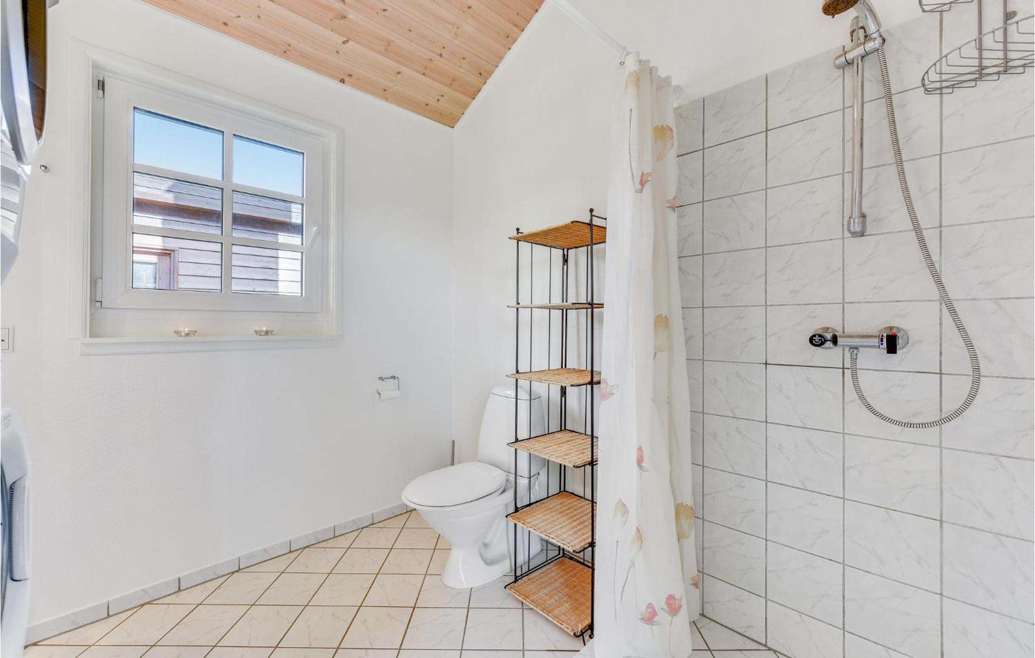 Three-Bedroom Vacation Home  photo 2