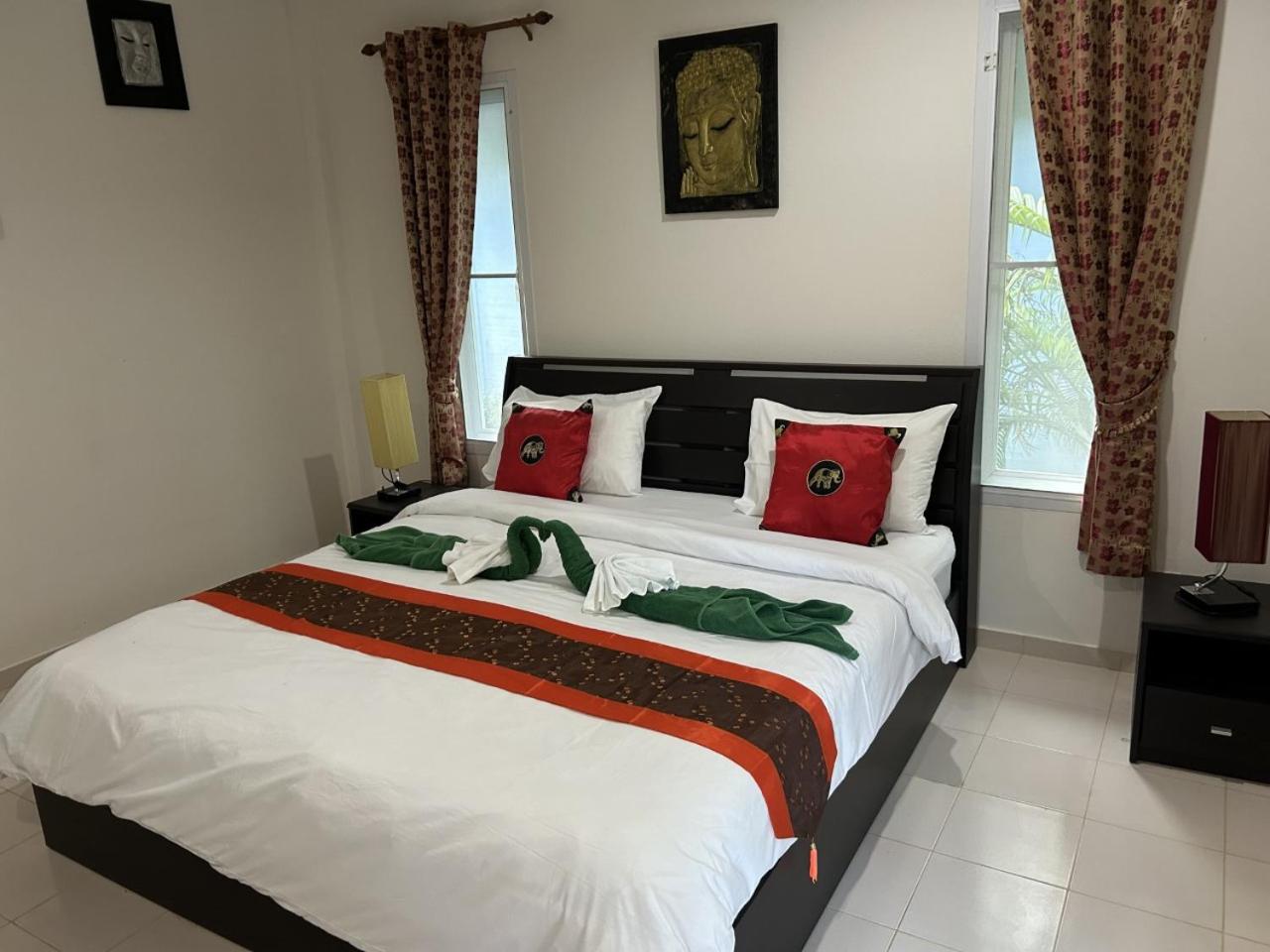 Chambre Double - Vue sur Piscine