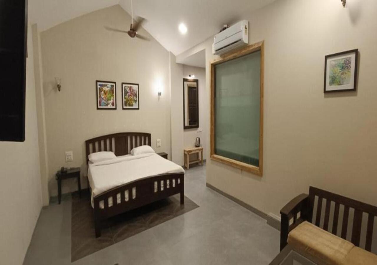 Deluxe Double Room with Balcony photo 2