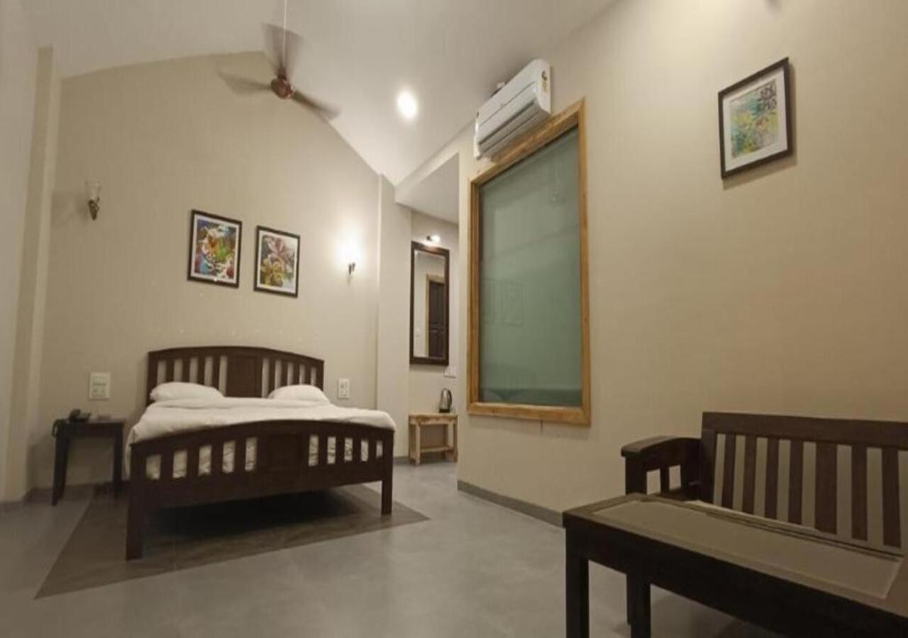 Deluxe Double Room with Balcony photo 3