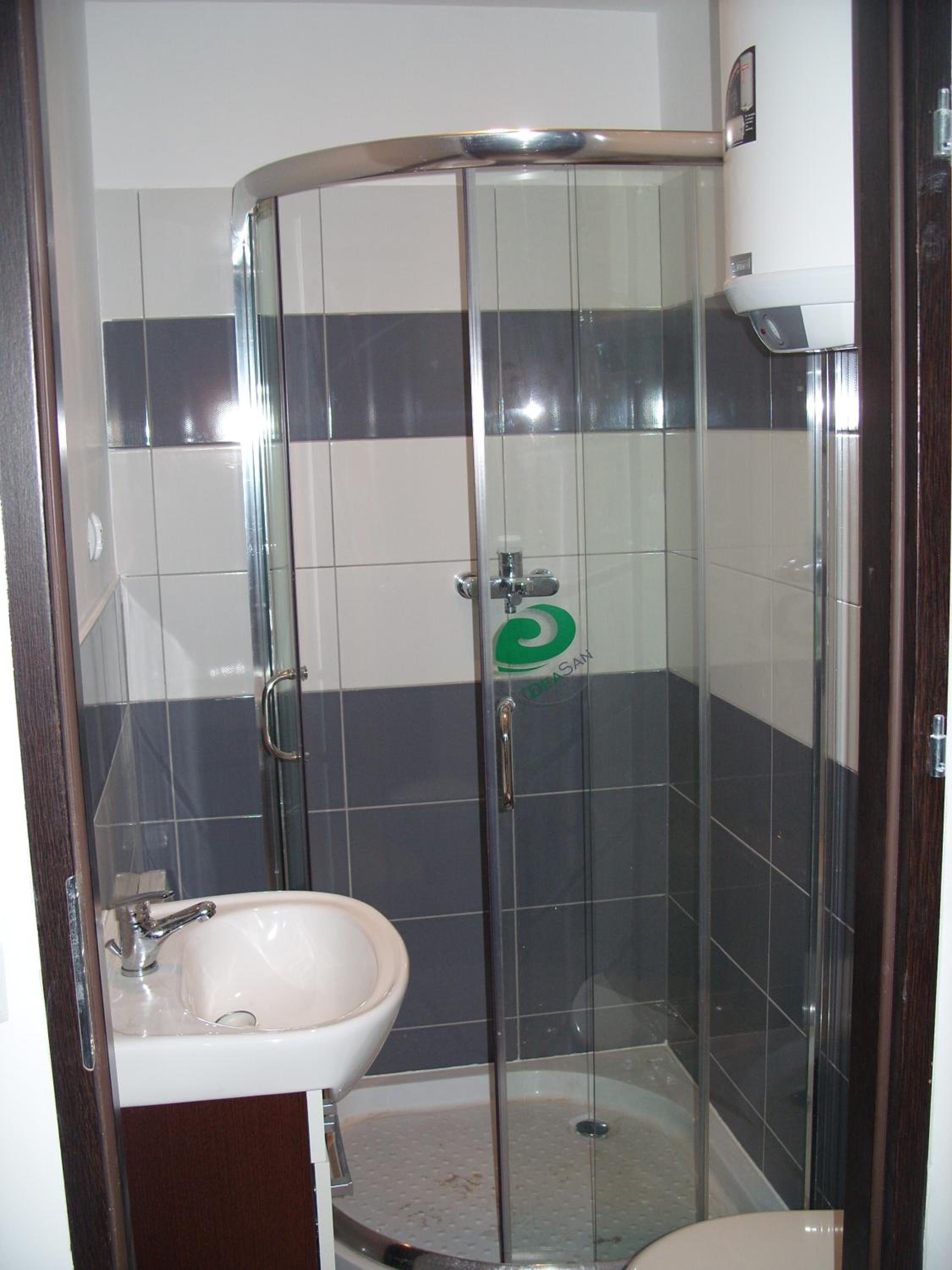 Dormitory Room (6 Adults) photo 2