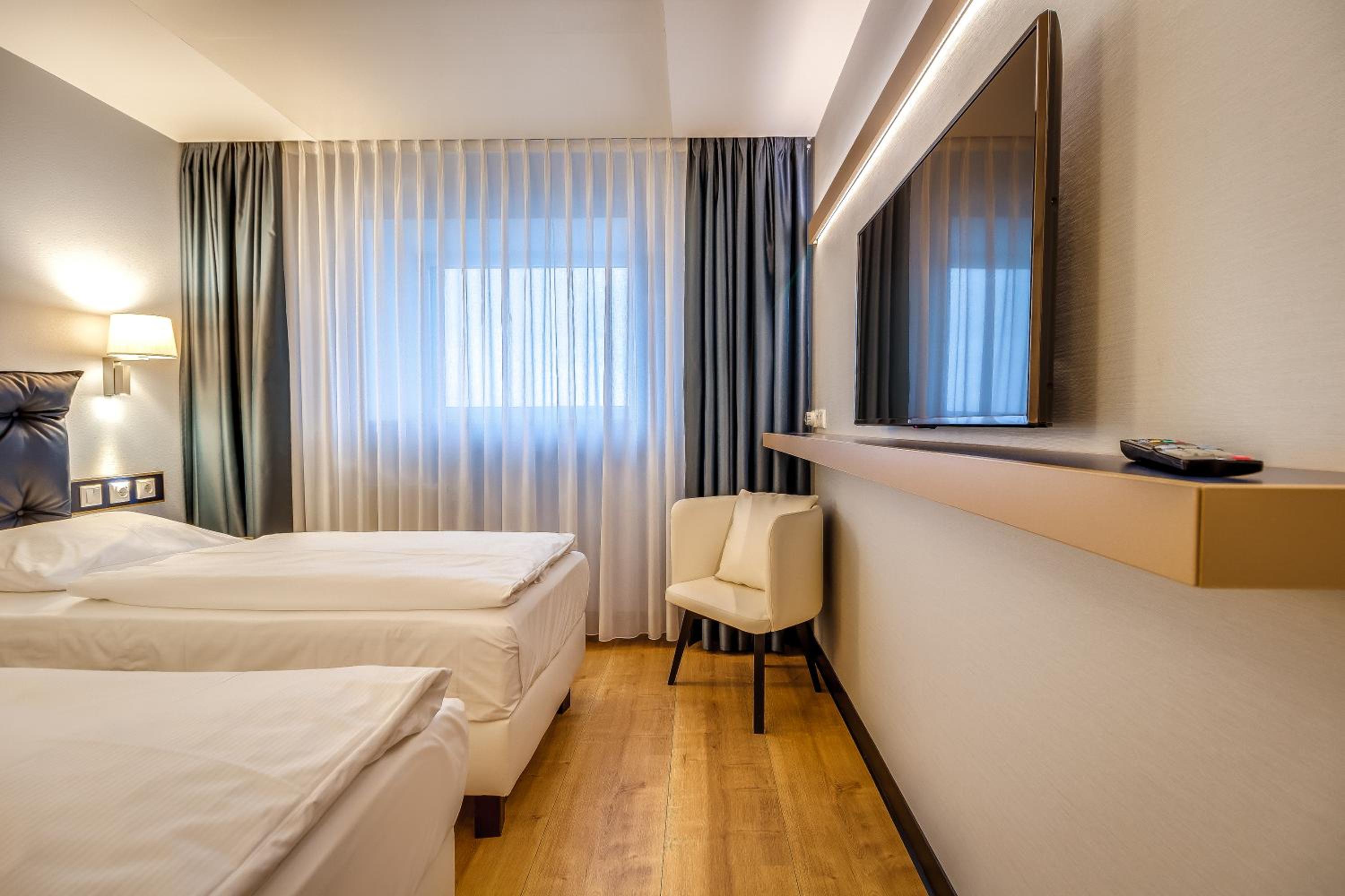 Standard Twin Room photo 2