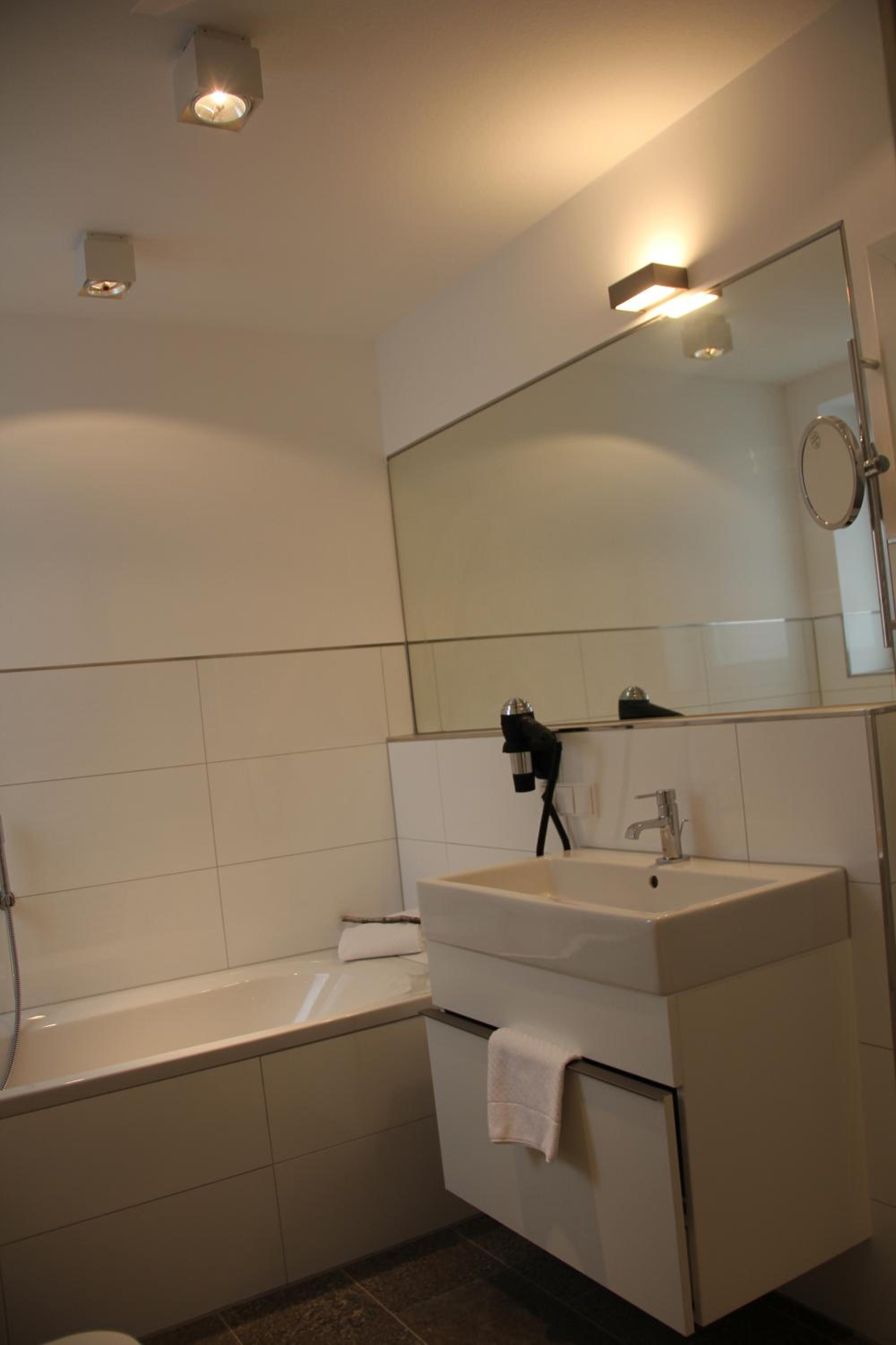 Deluxe Room - Photo 6