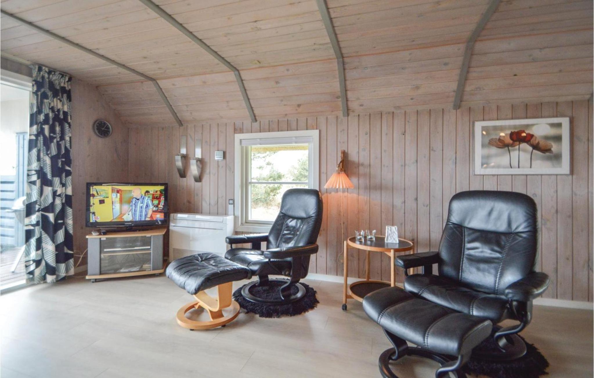 Three-Bedroom Holiday Home  photo 3