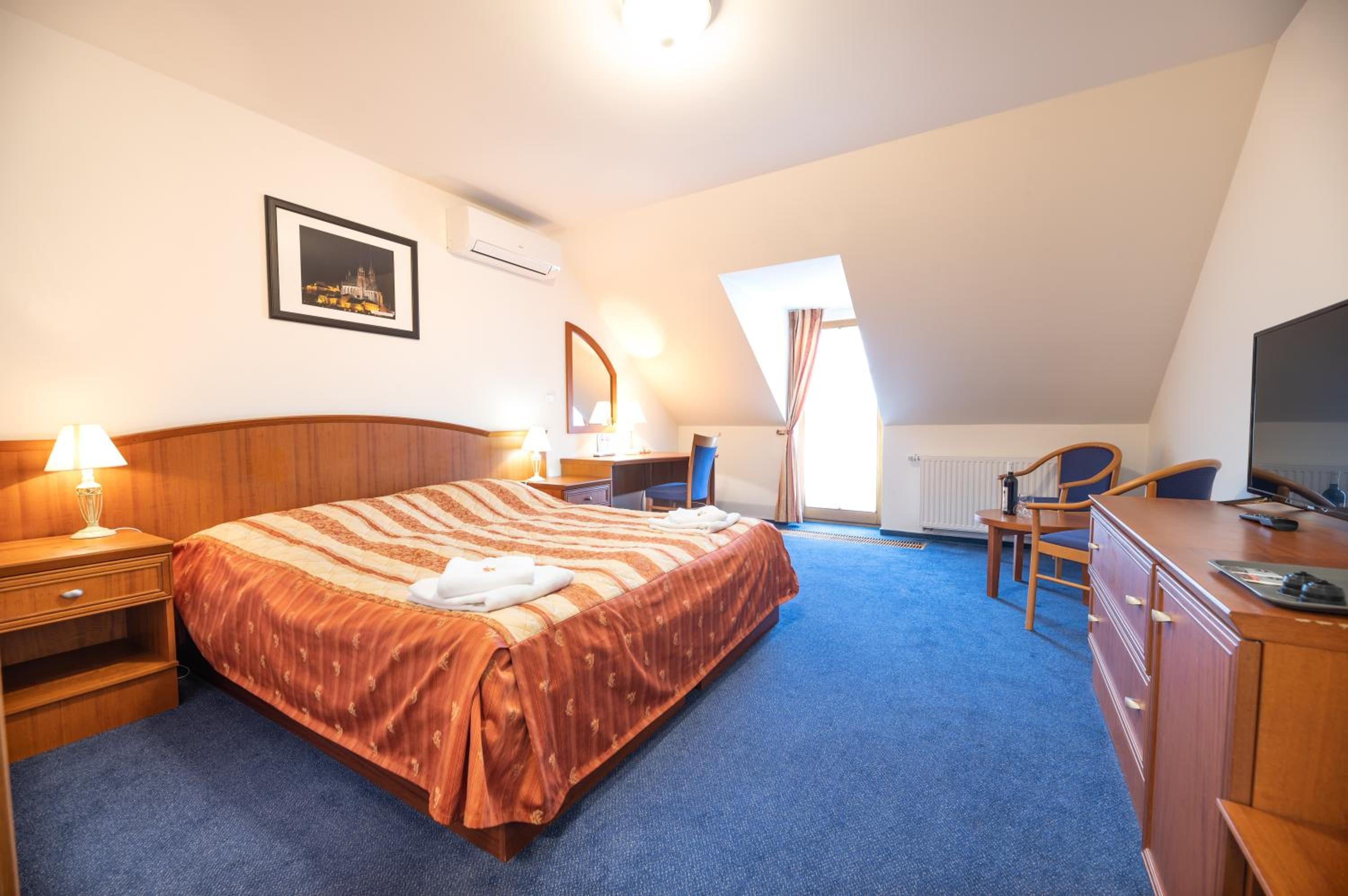 Deluxe Double Or Twin Room With Balcony