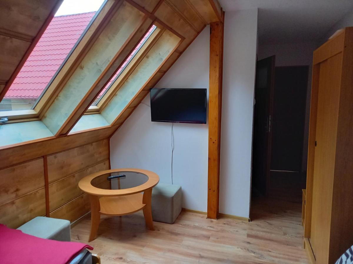 Small Double or Twin Room - Photo 1