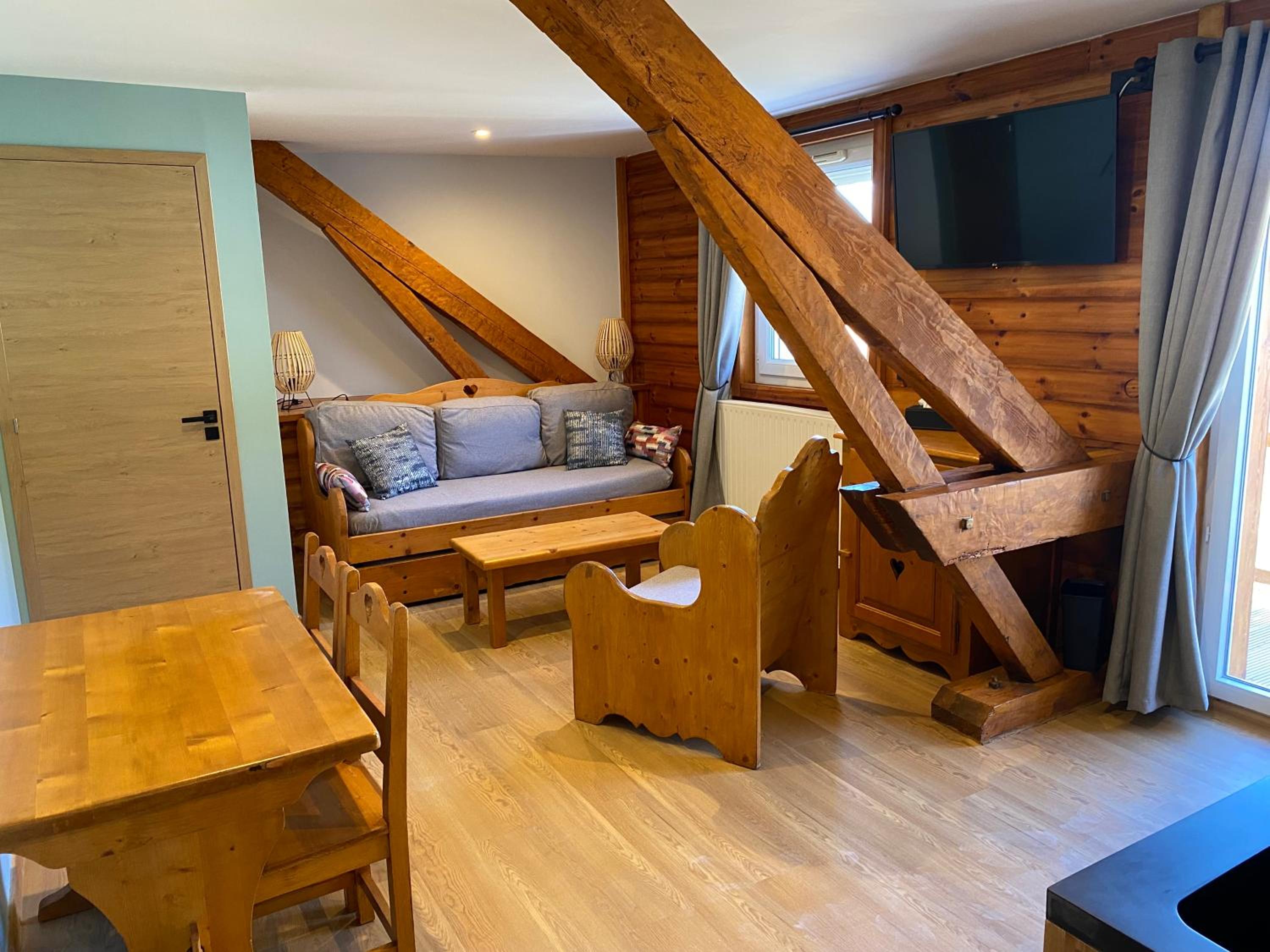 Executive Suite - Photo 12