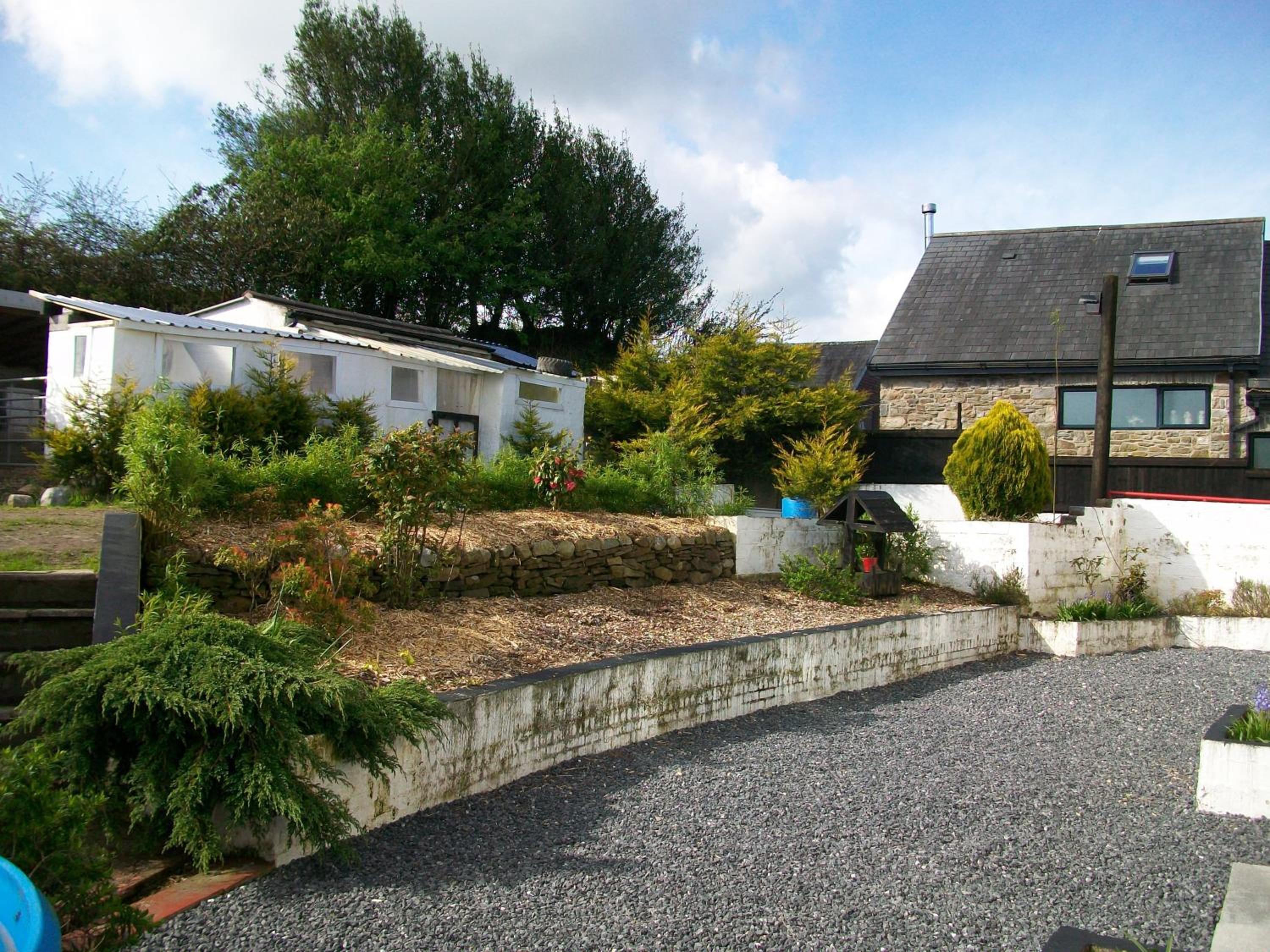 King Room with En-Suite and Garden View - Photo 10