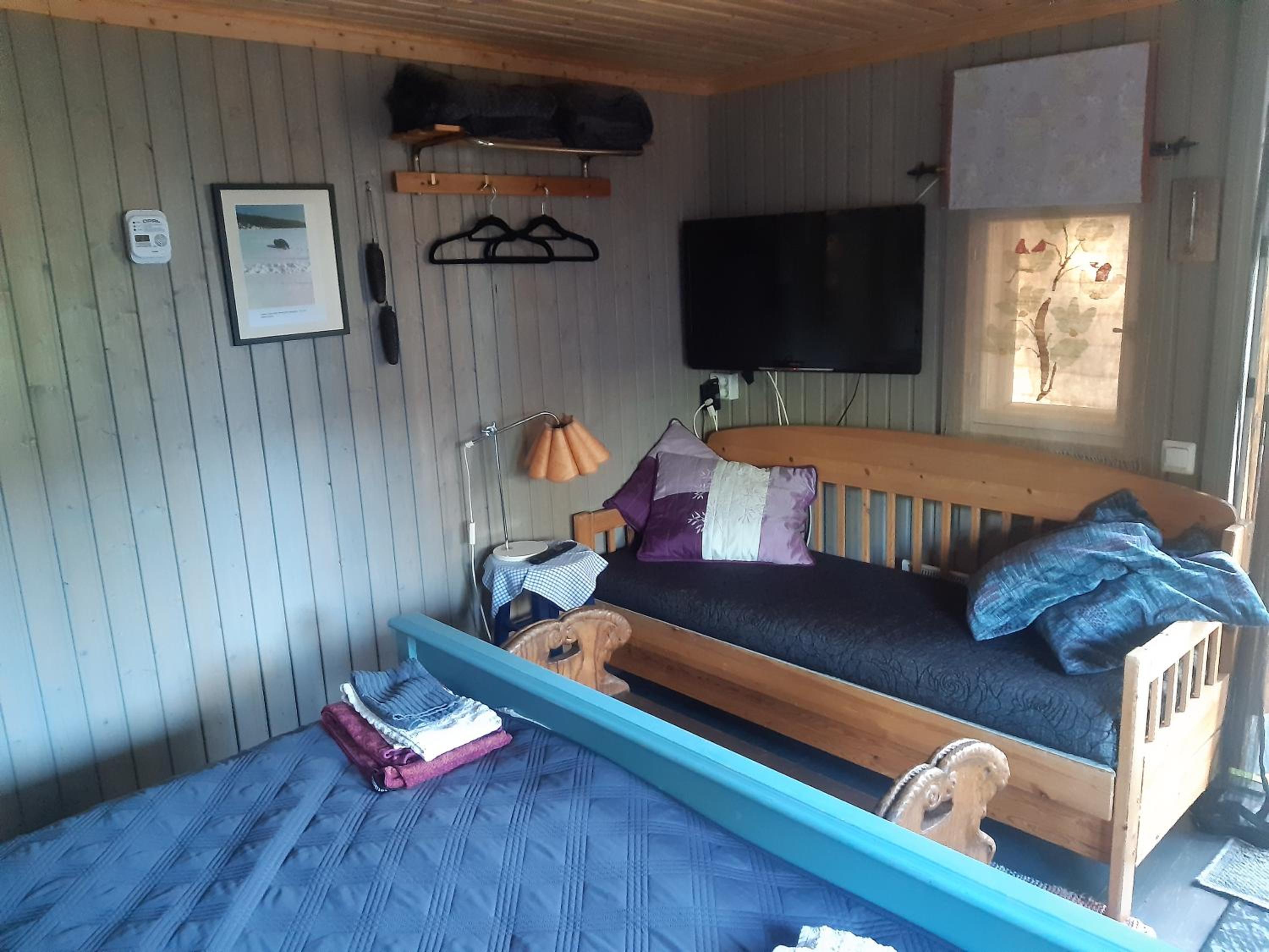 One-Bedroom House photo 1