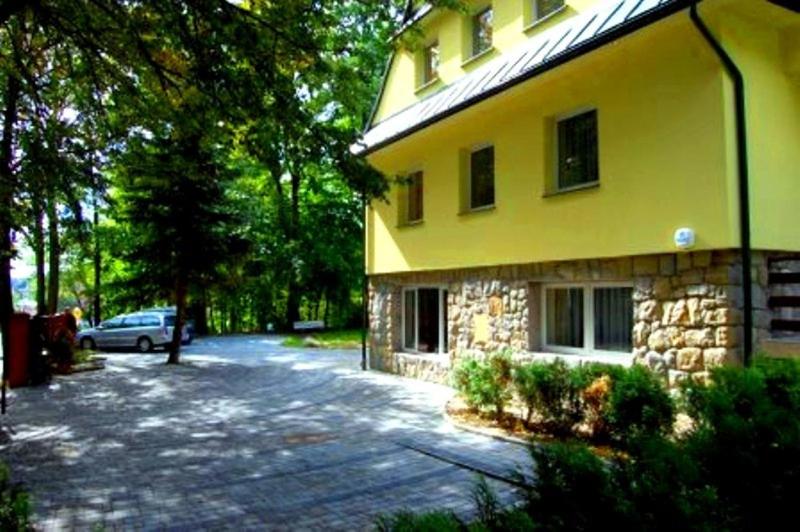 Studio (3 Adults) with Kitchenette and Balcony photo 2