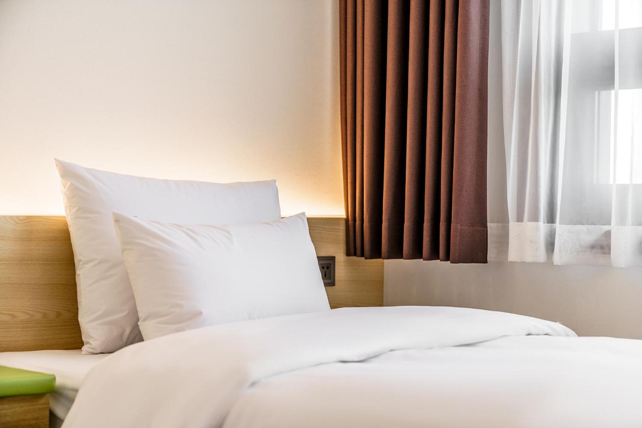 Deluxe Twin Room - Photo 1
