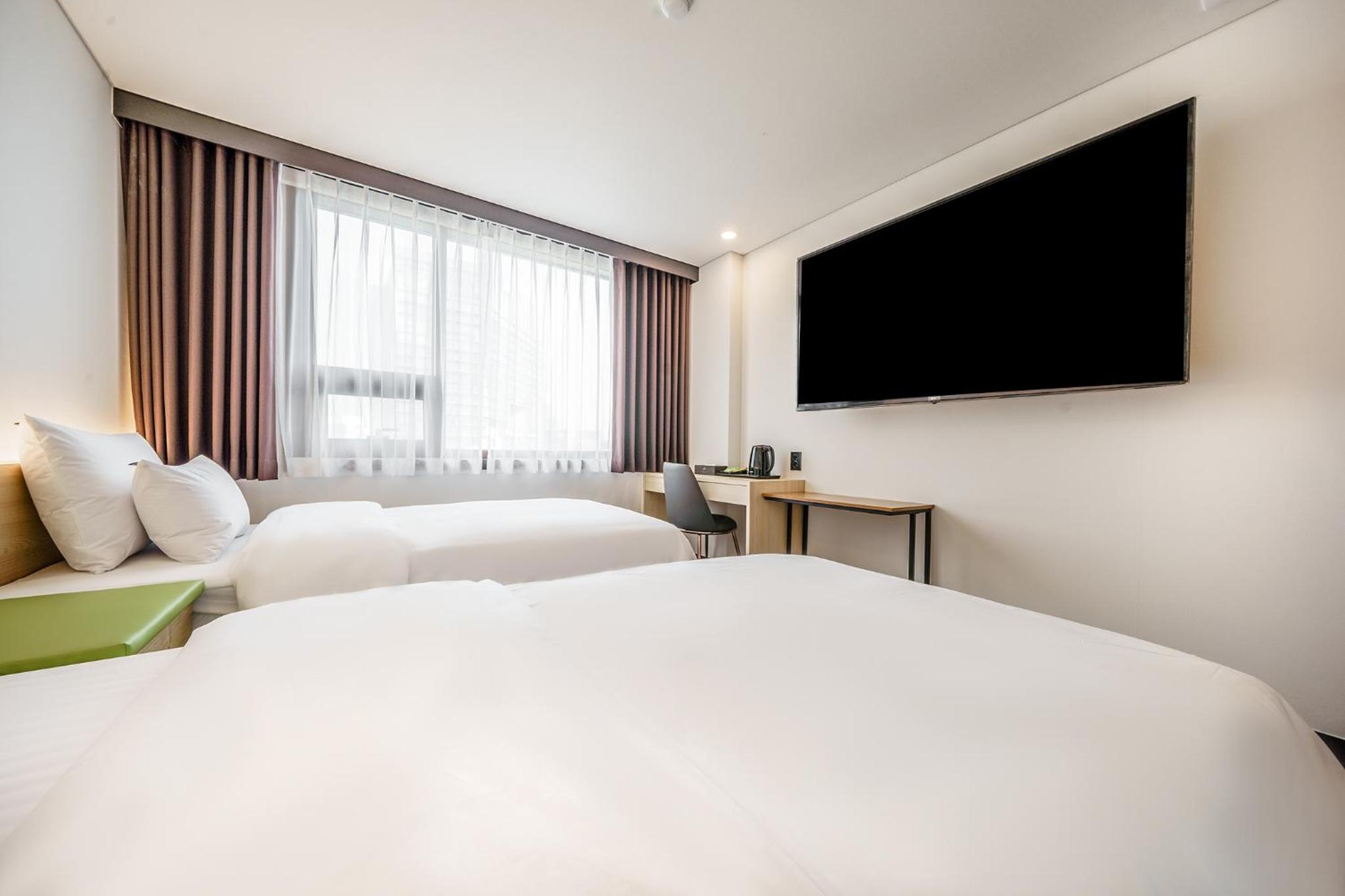 Deluxe Twin Room - Photo 3