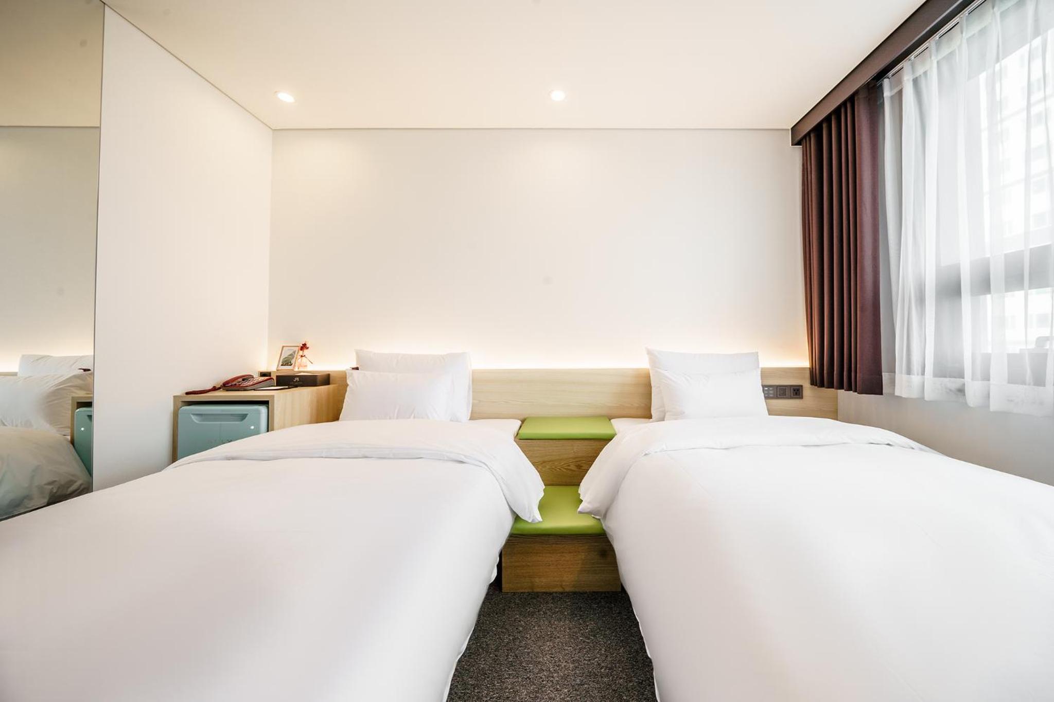 Deluxe Twin Room - Photo 5