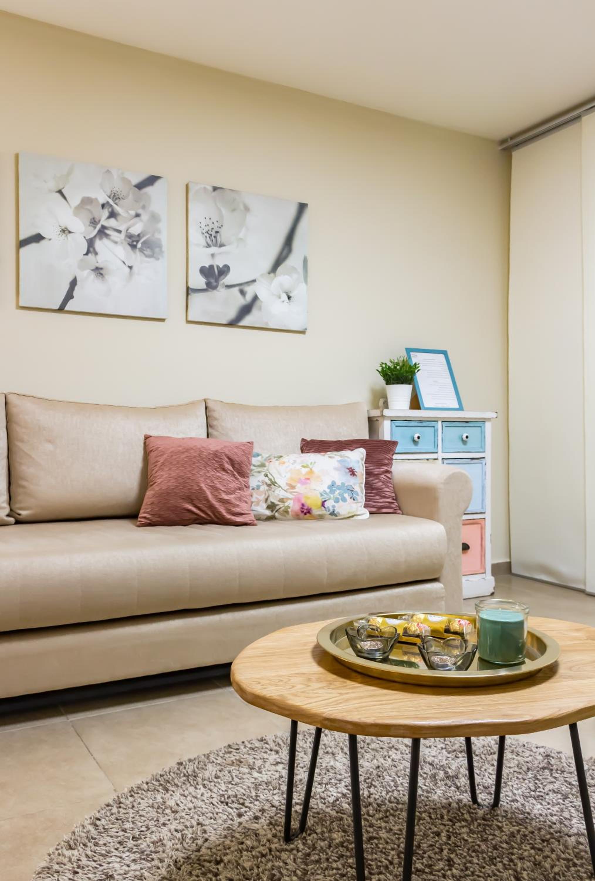 One-Bedroom Suite - Photo 9