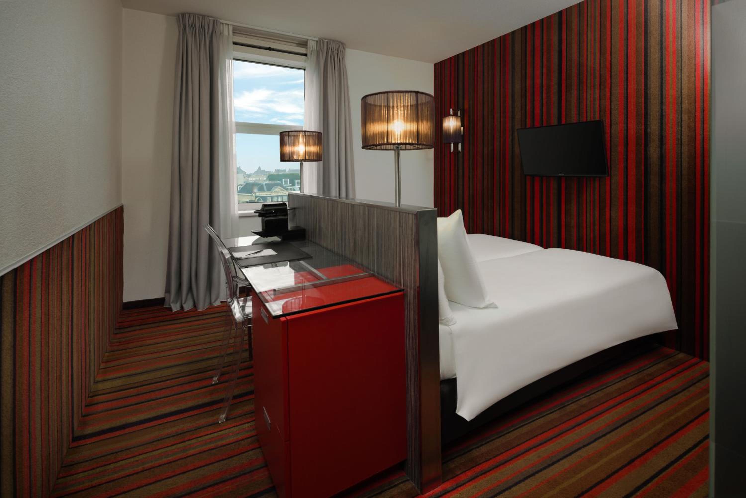 Double or Twin Room with City View photo 1