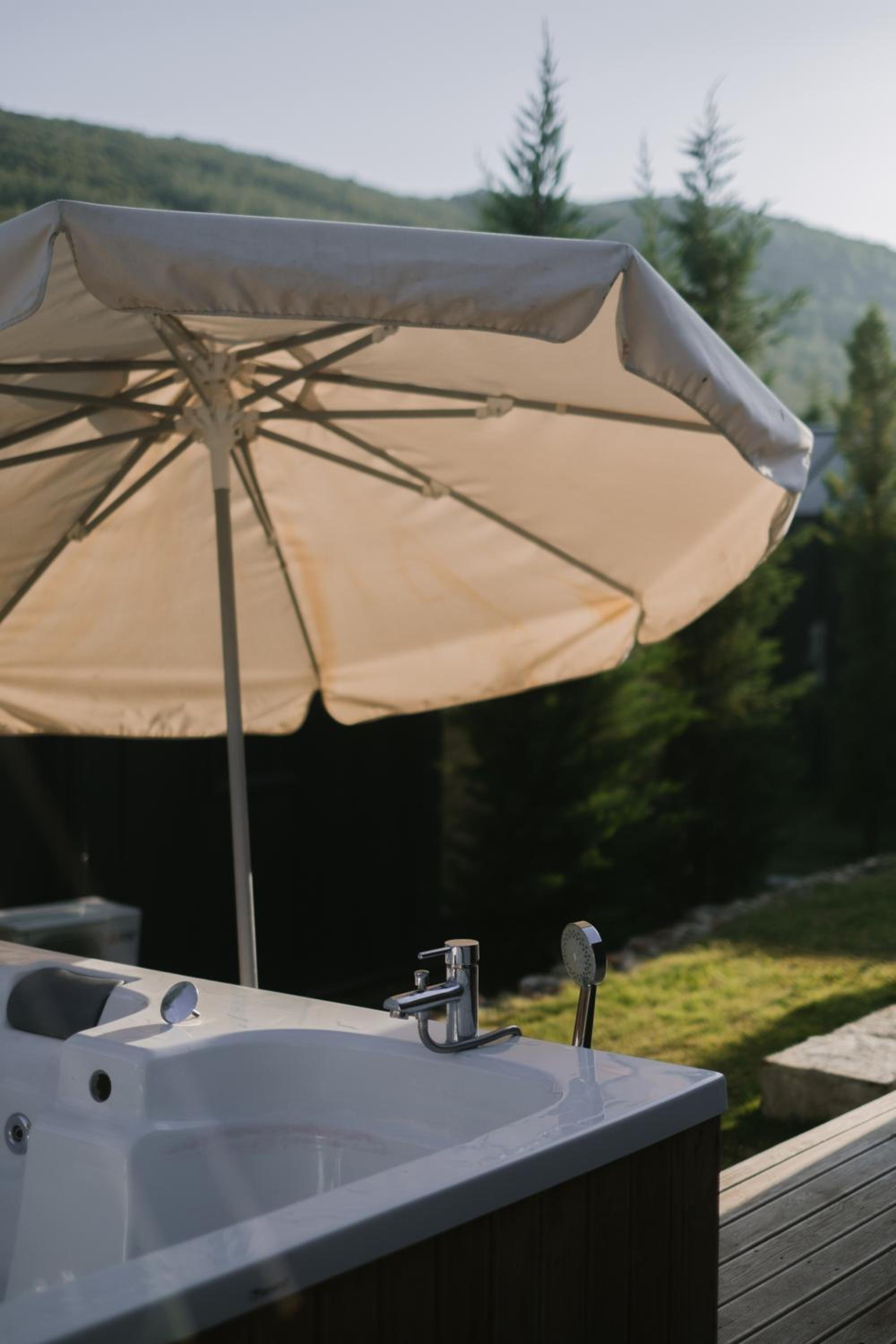 Deluxe Double Room with Jacuzzi - Photo 21
