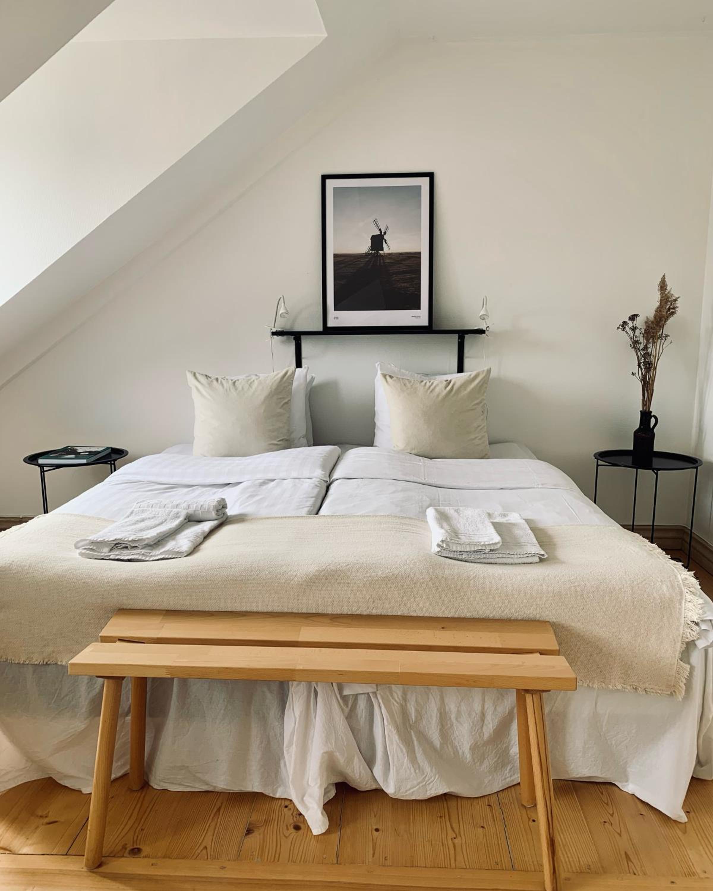 Large Twin Room - Pets not Allowed