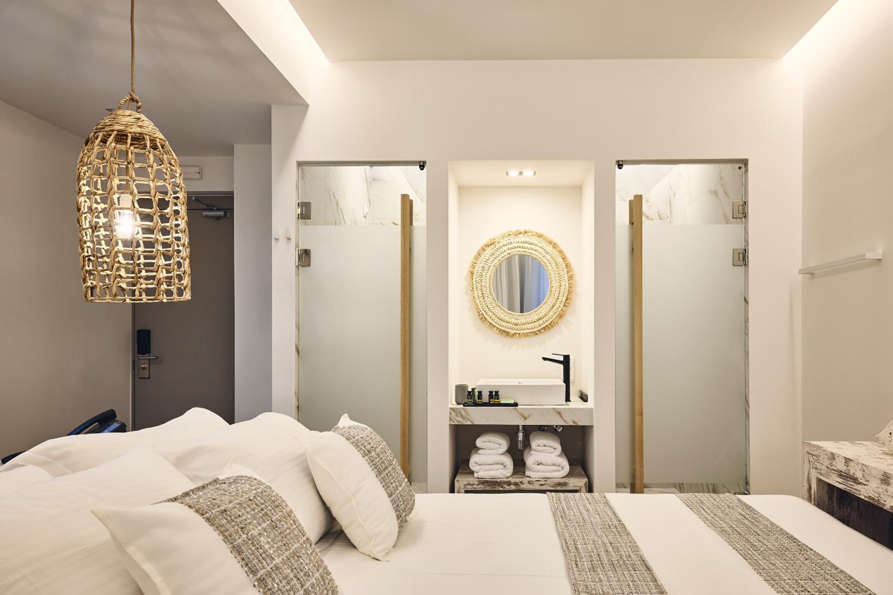 Deluxe Double Room with Sea View photo 3