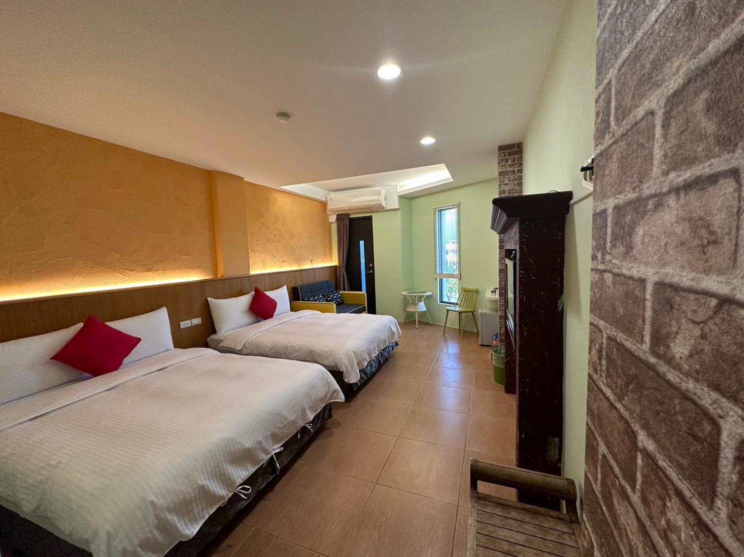 Quadruple Room with Bath photo 1