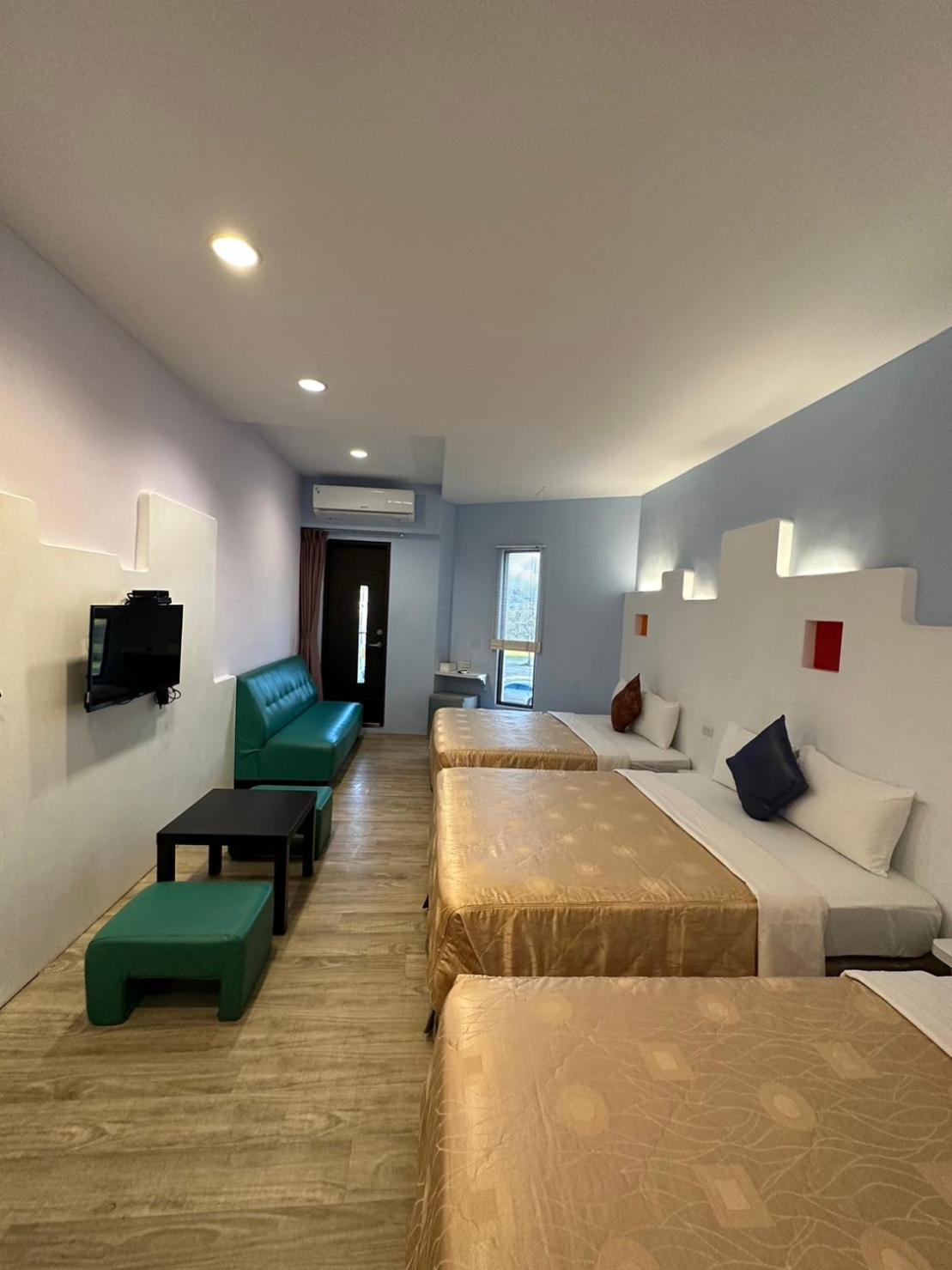 Family Room with Sea View photo 2
