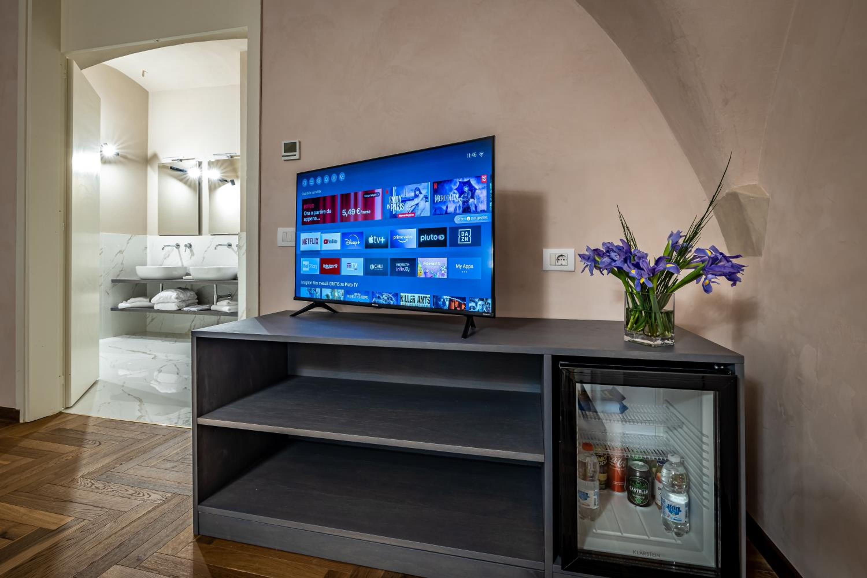 Deluxe Suite with Spa Bath