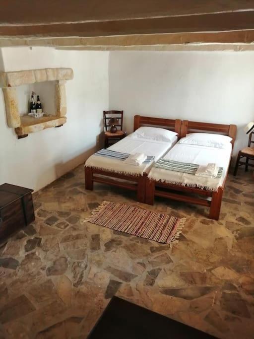 One-Bedroom House photo 1