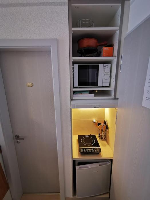 Twin Room with Kitchenette - Photo 12