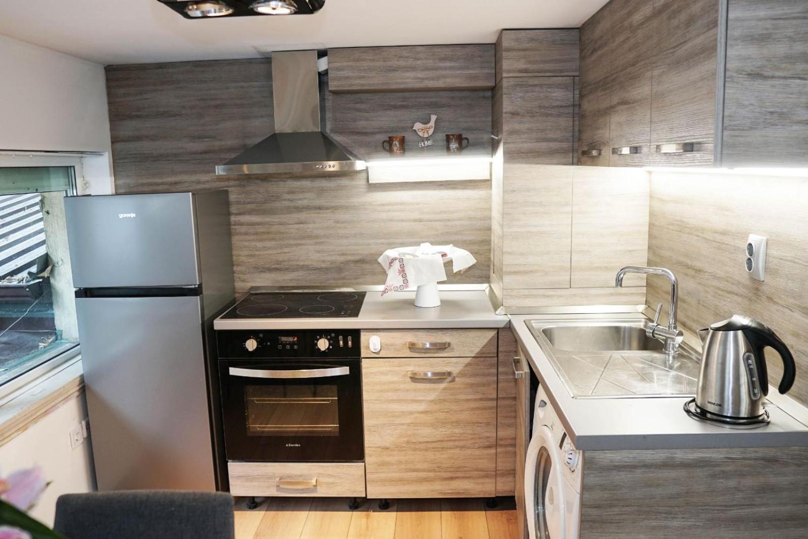 One-Bedroom Apartment - Photo 8