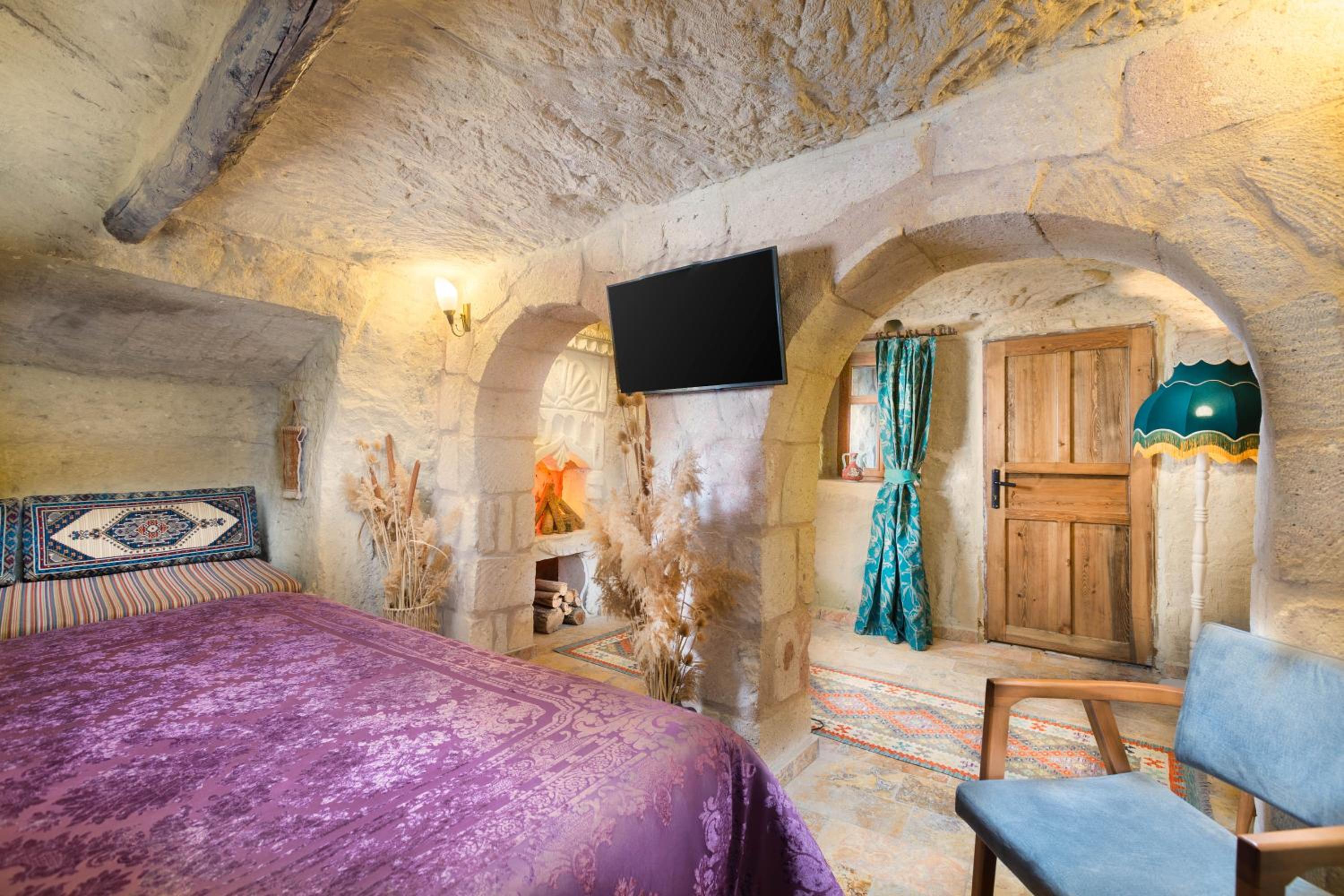 Deluxe Double Room with Bath photo 3