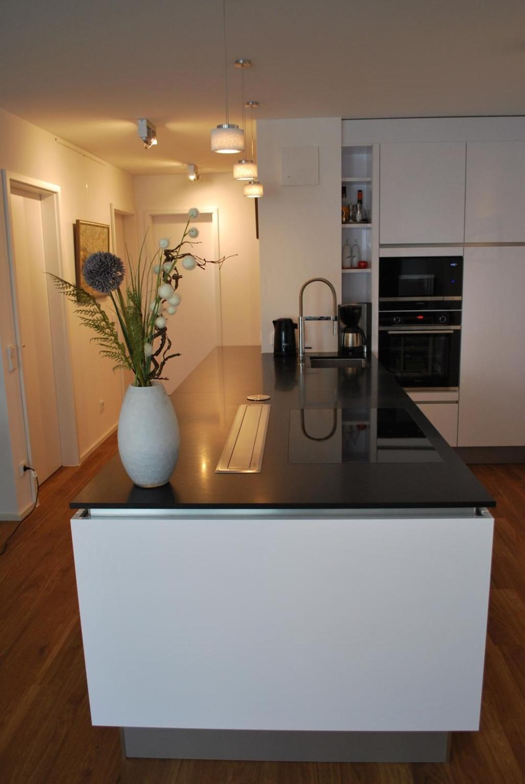 Apartment photo 2