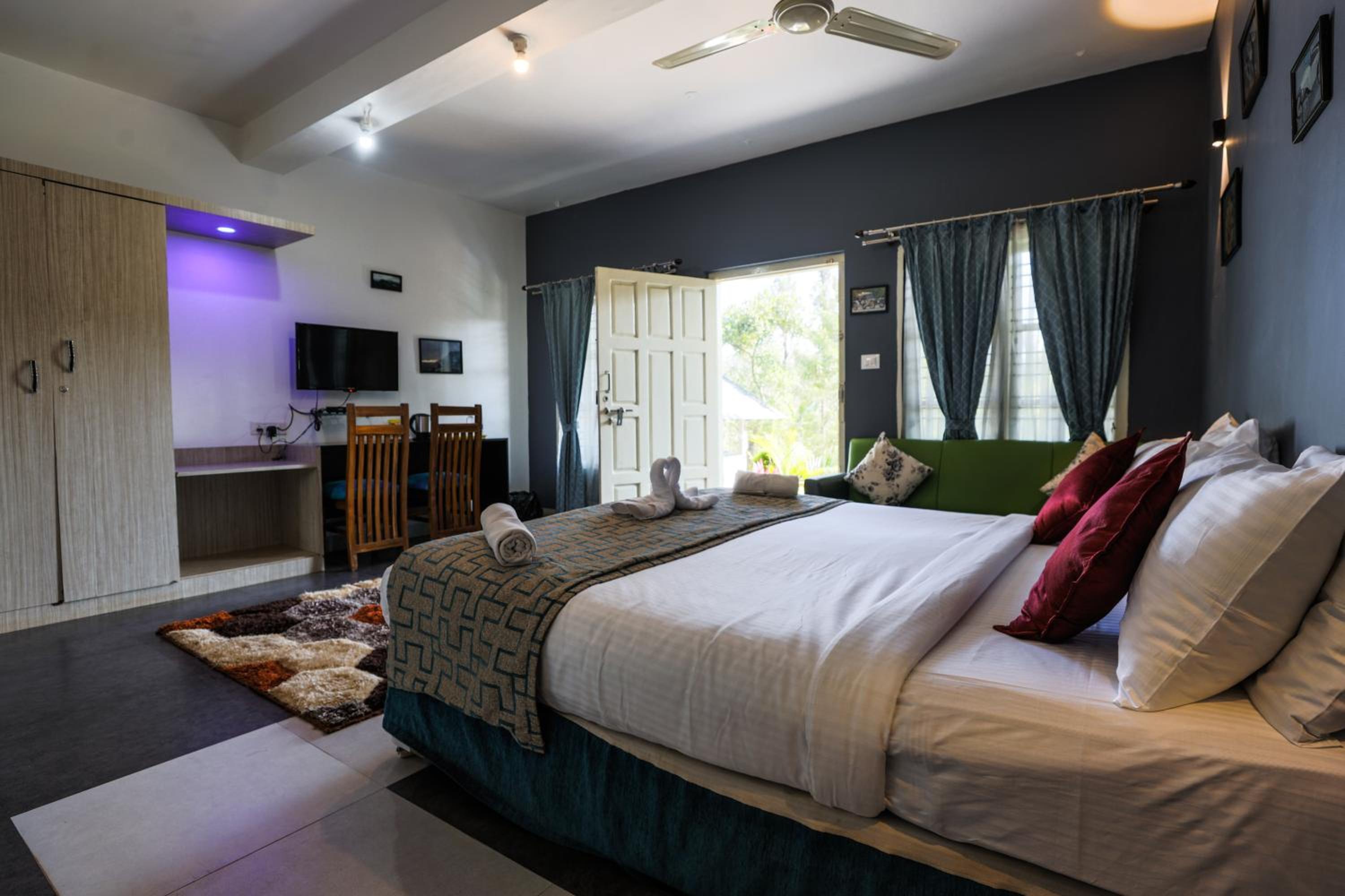 Deluxe Room  - Photo 6