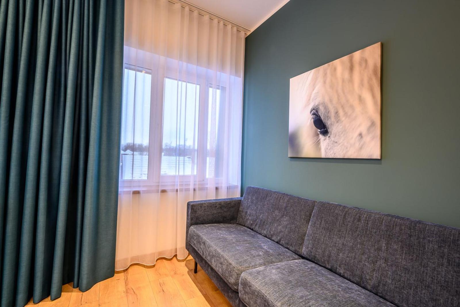 One-Bedroom Apartment - Photo 6