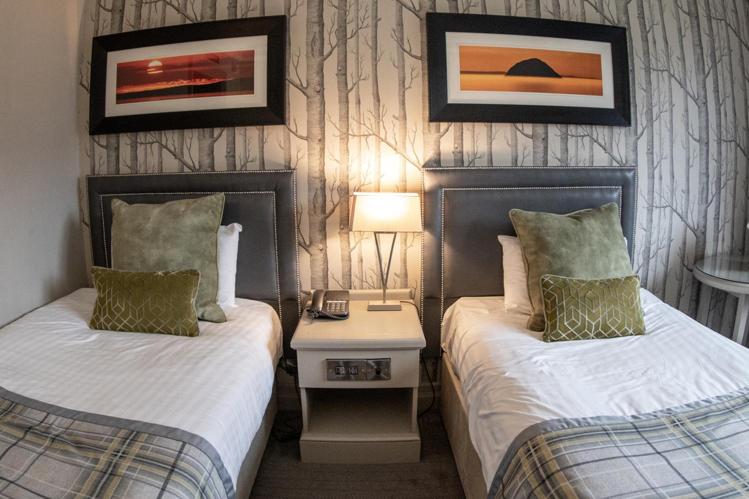 Twin Room - Photo 2