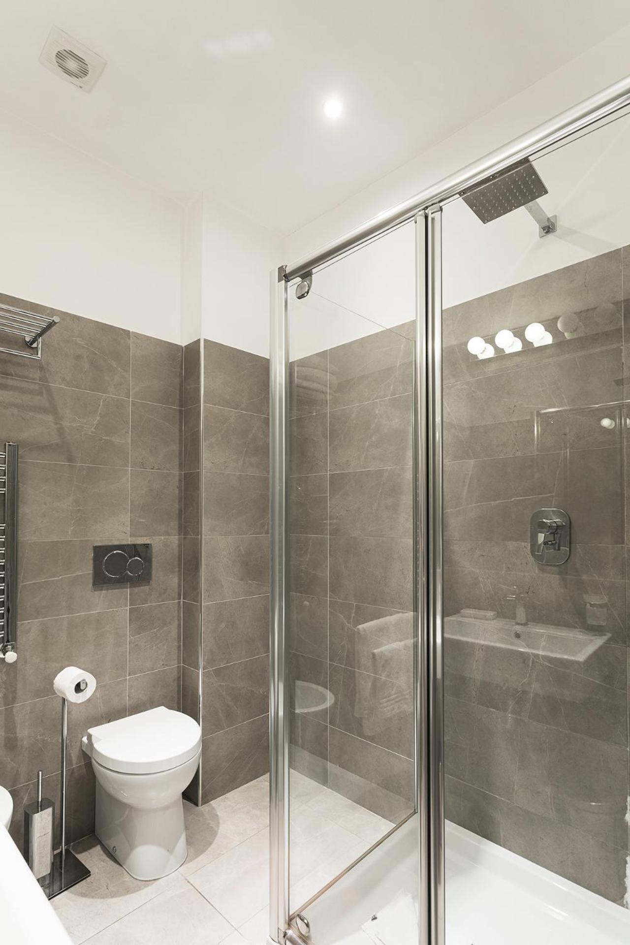 Superior Double or Twin Room with City View photo 2