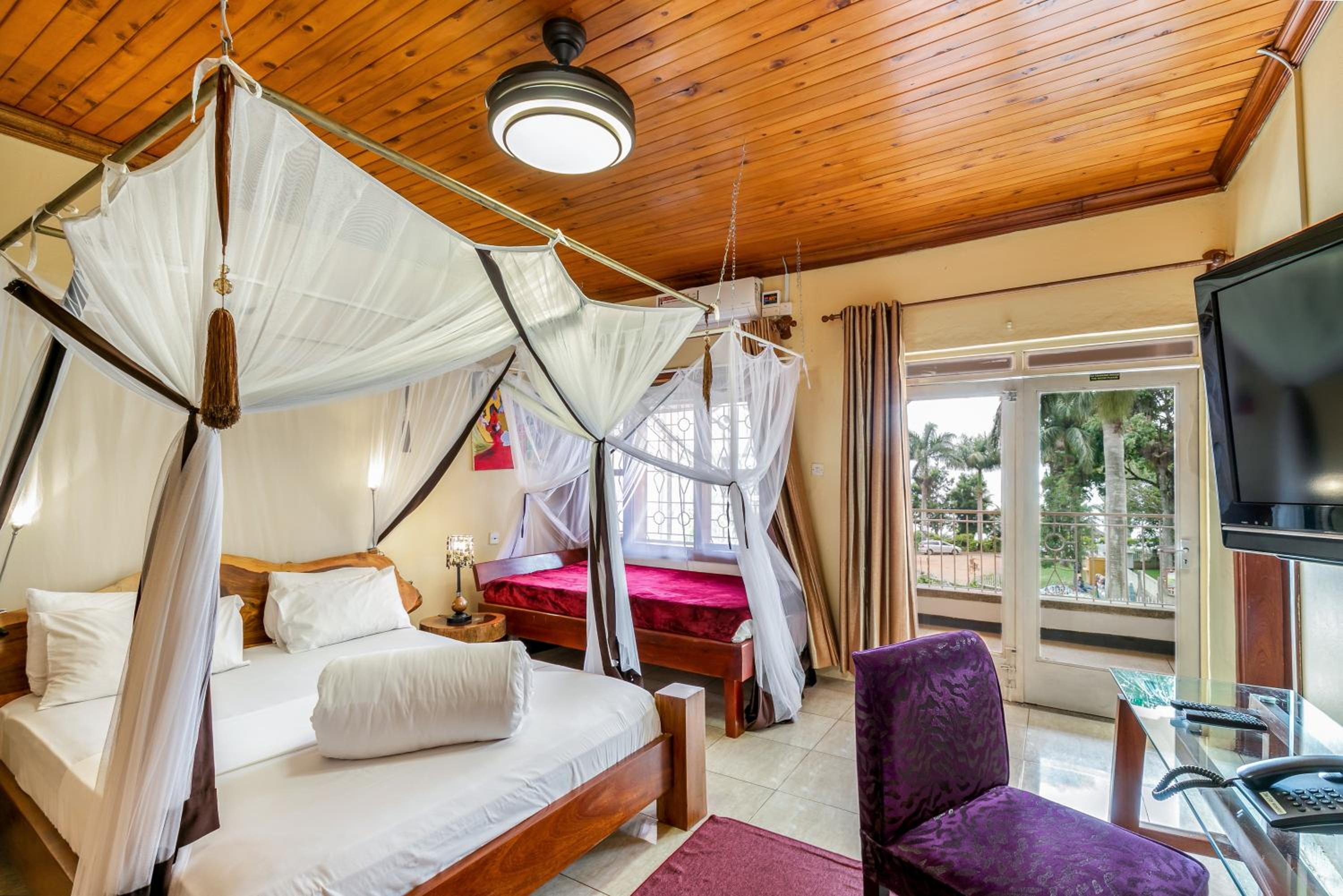 Deluxe Double with Lake View