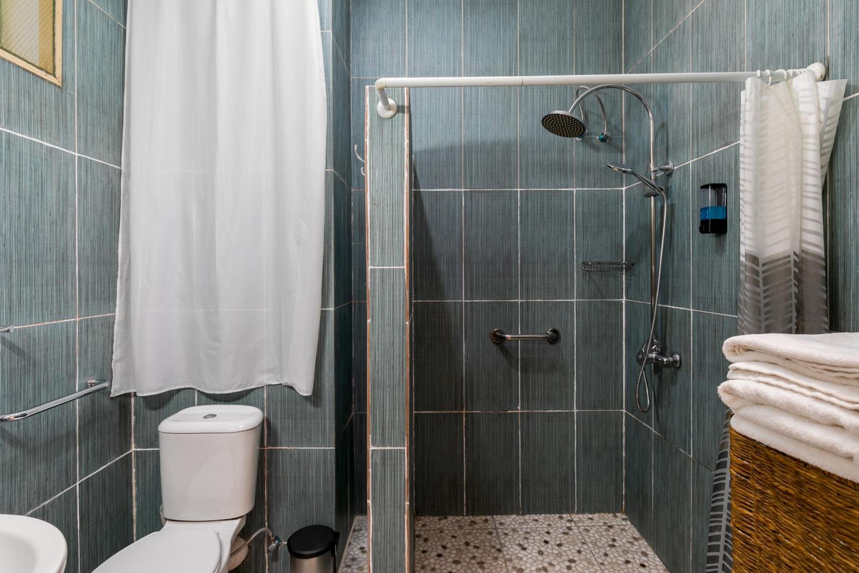 Deluxe Double or Twin Room with Pool View photo 2