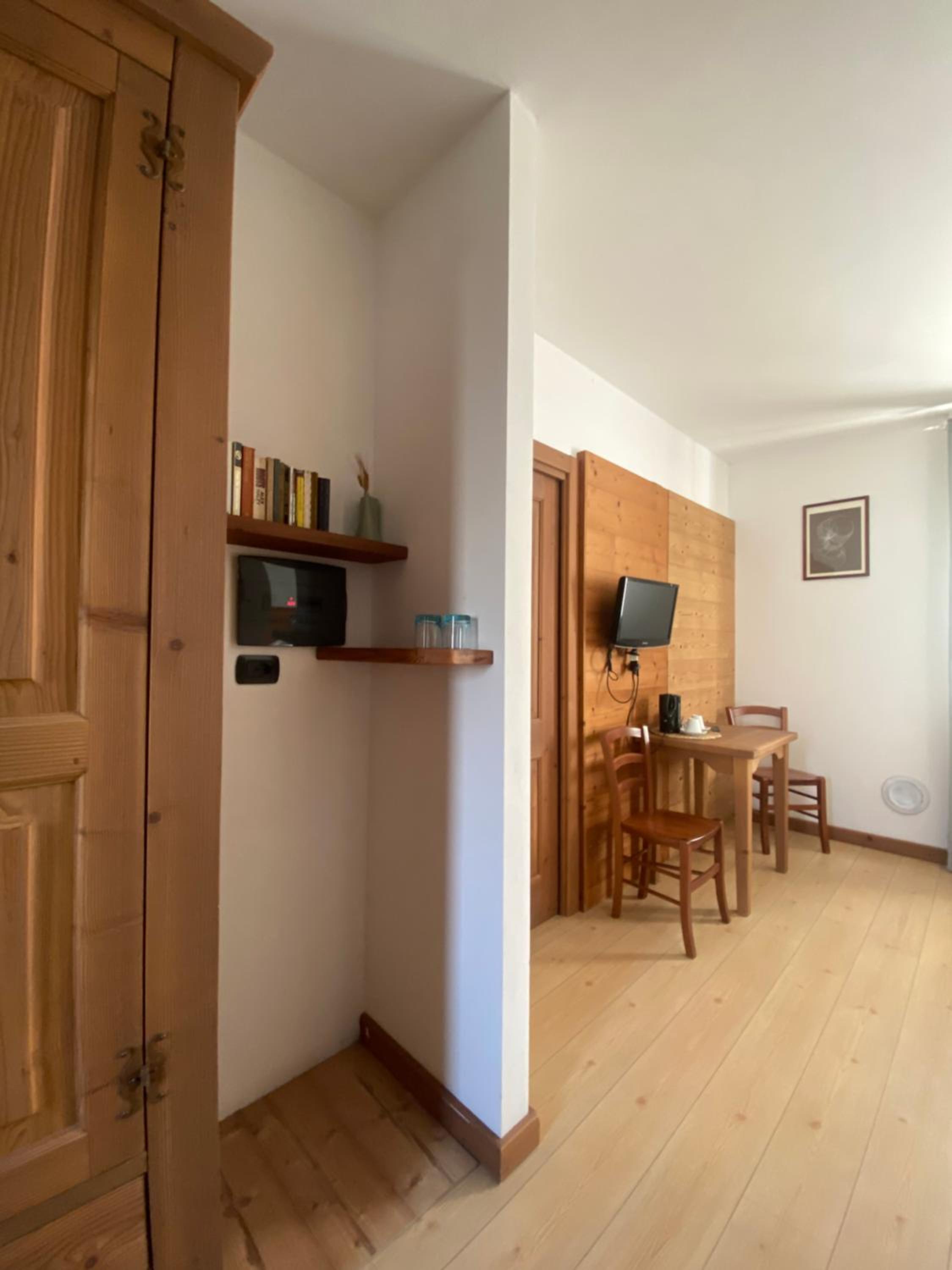 Apartment - Ground Floor - Photo 2