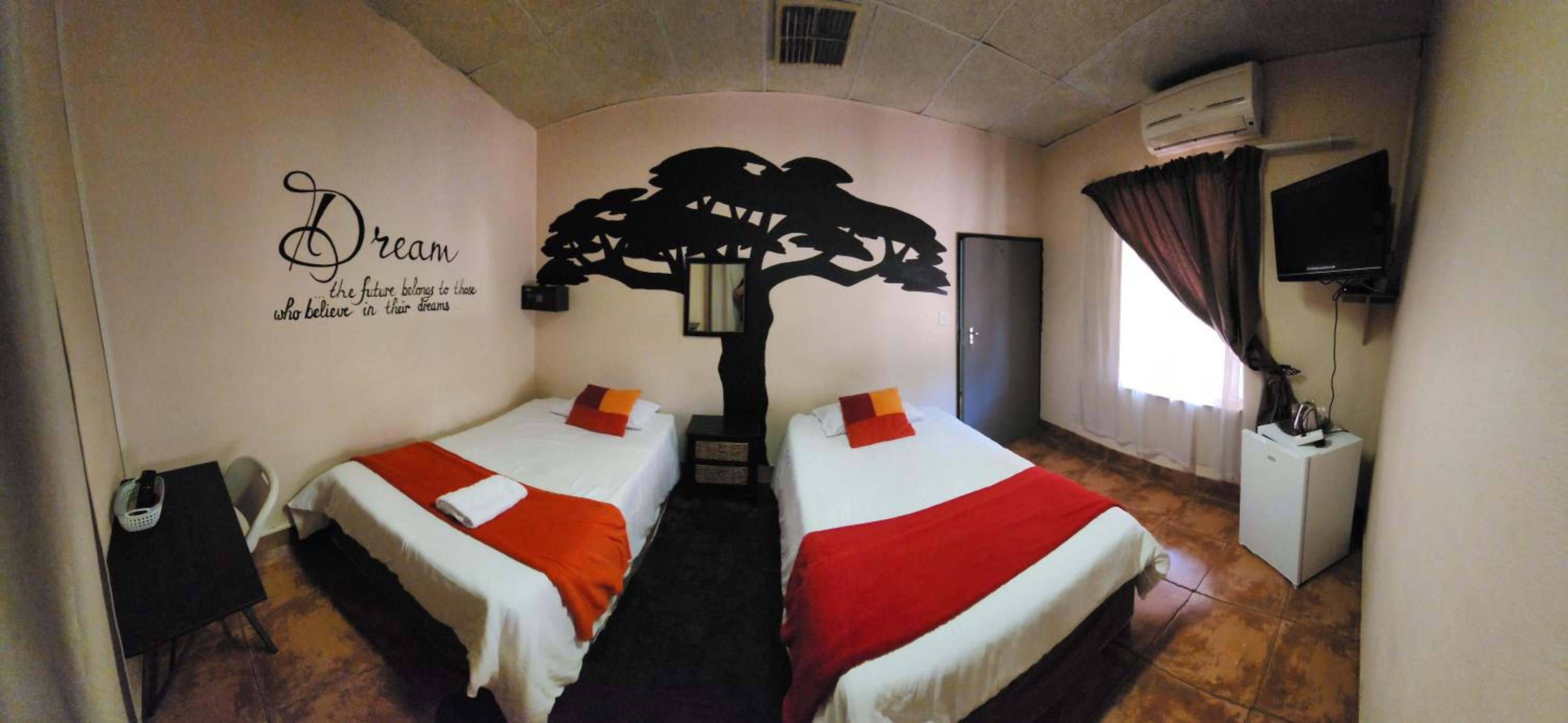 Twin Room with Bath photo 2