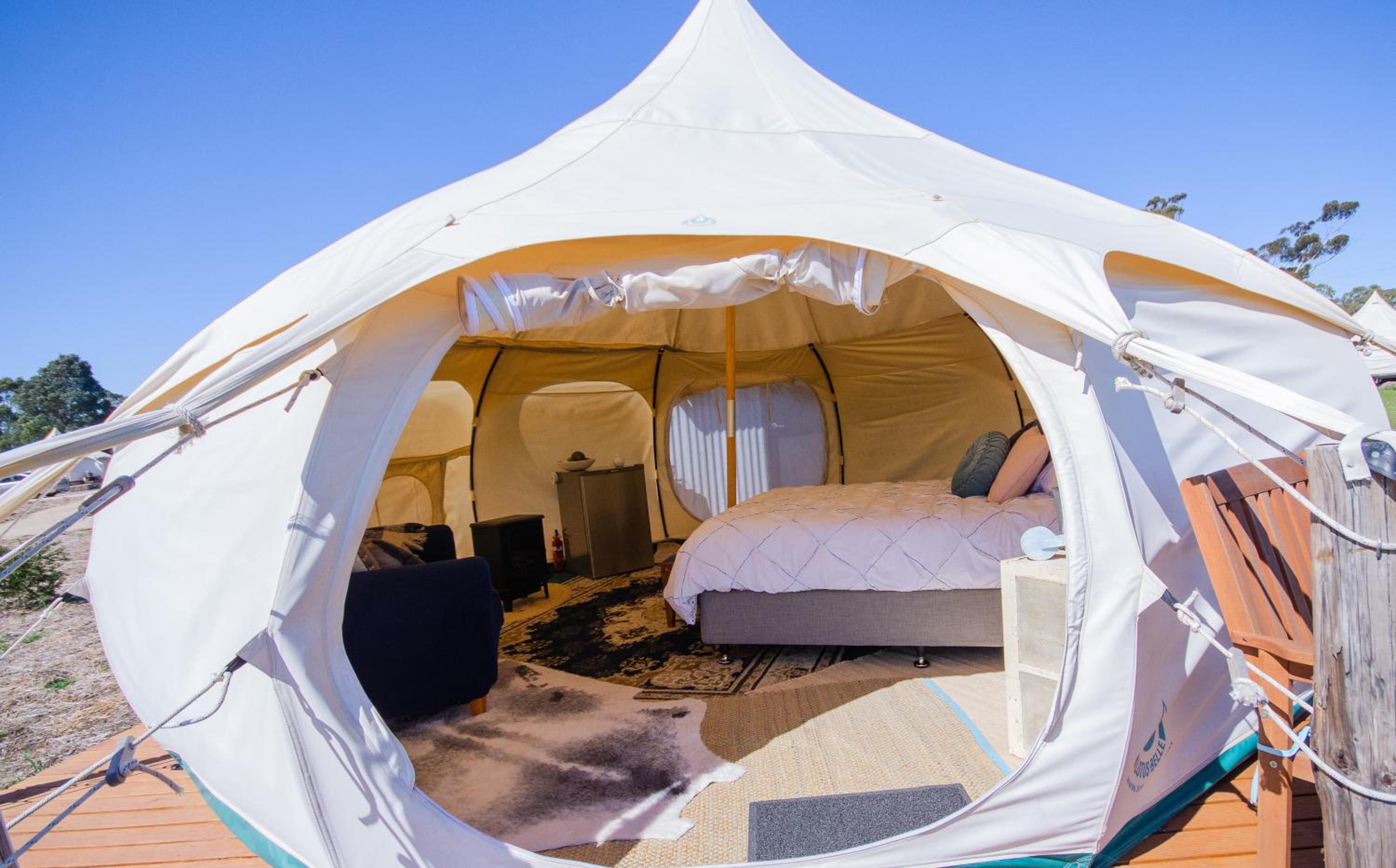 Tent - 2 - Photo 4