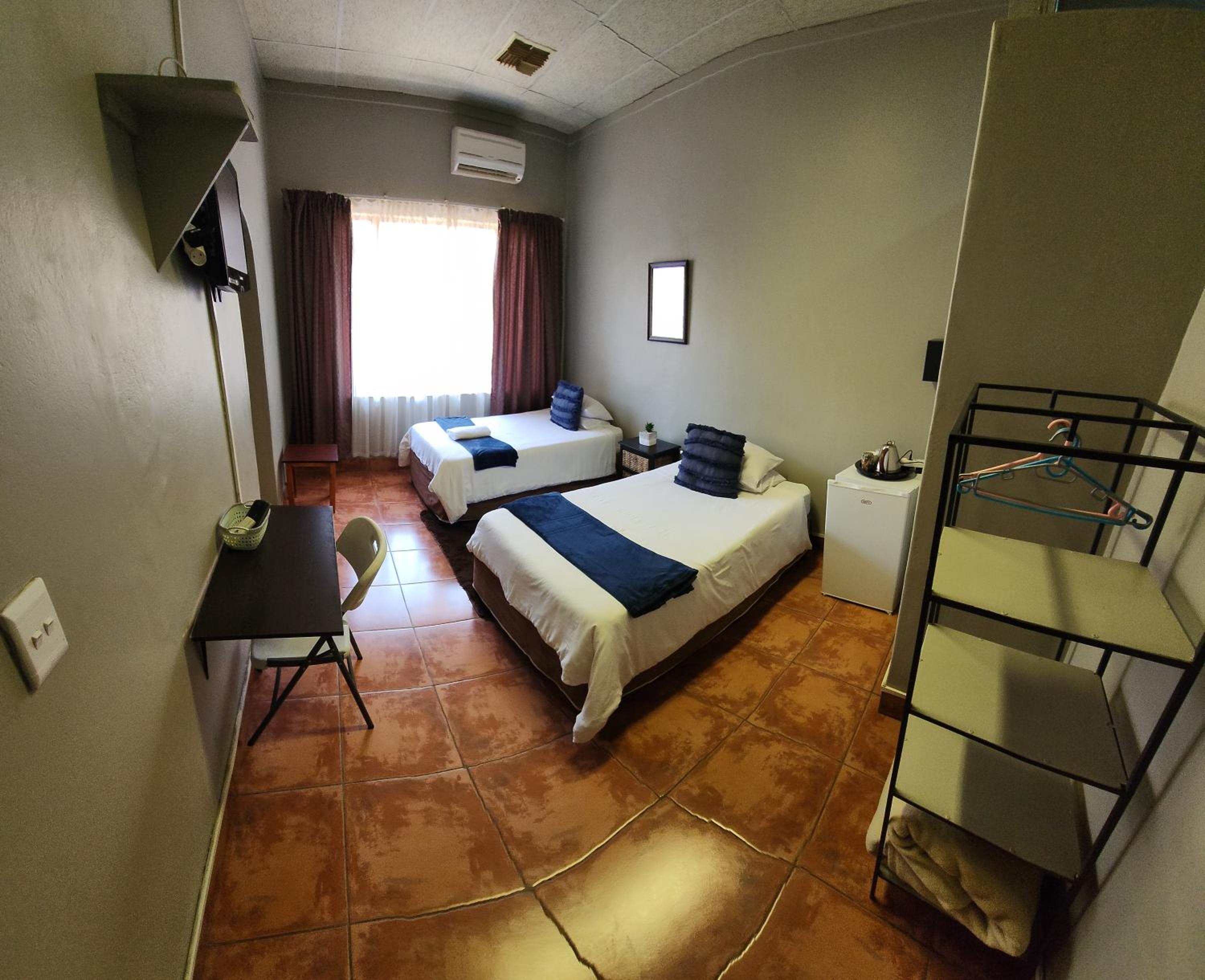 Standard Twin Room photo 1