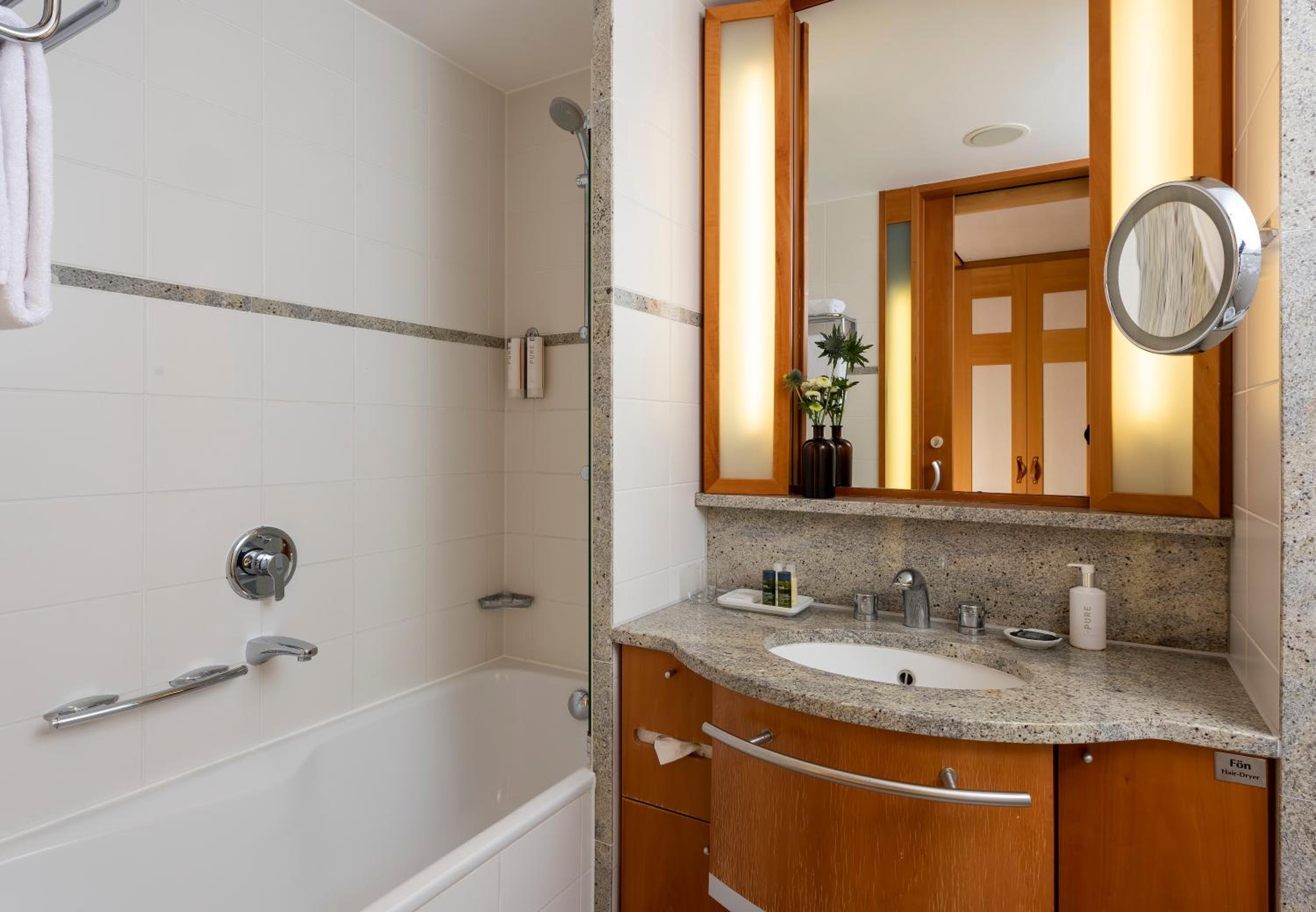 Superior Double Room Lakeside photo 2