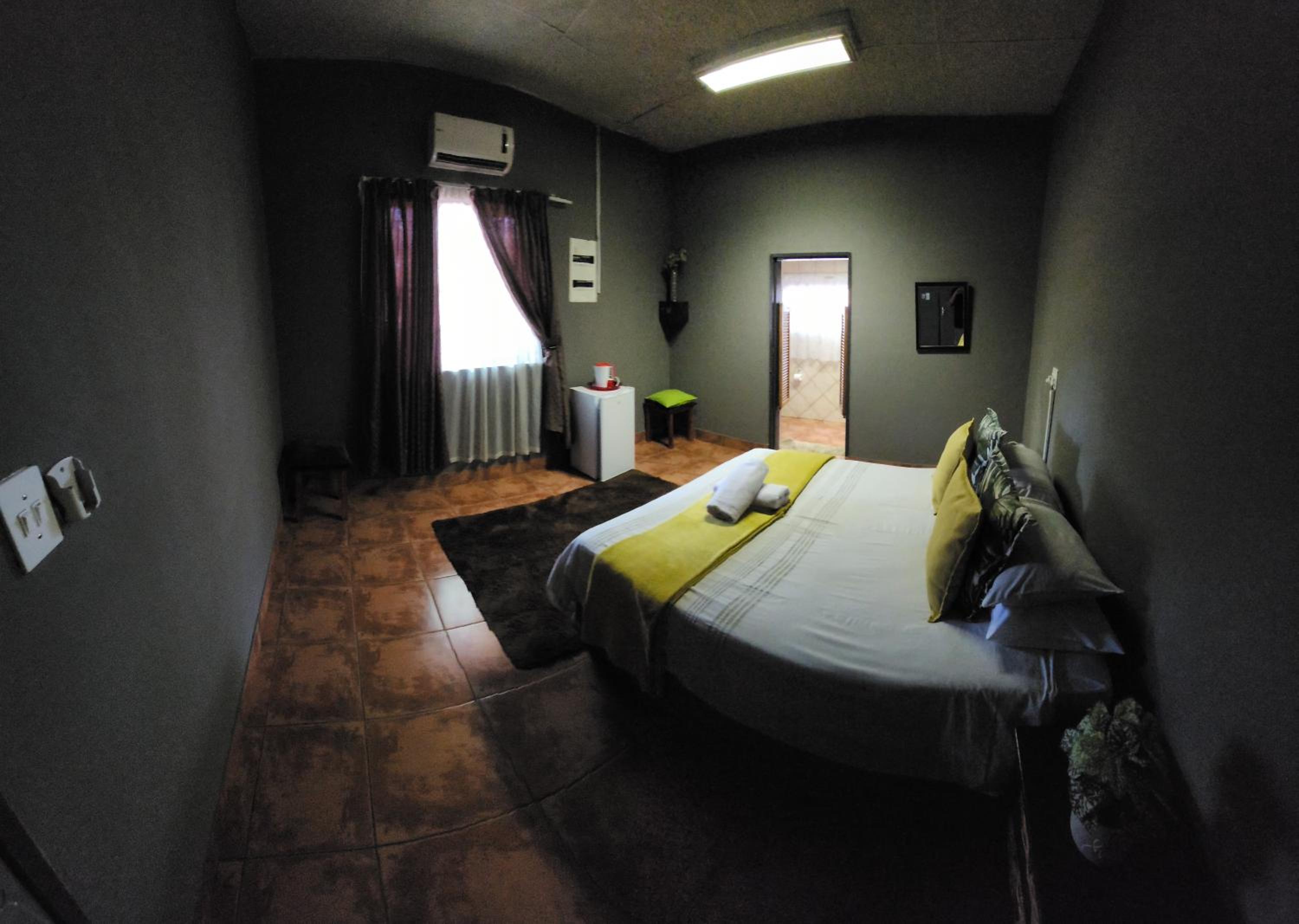 Twin Room with Bathroom photo 3