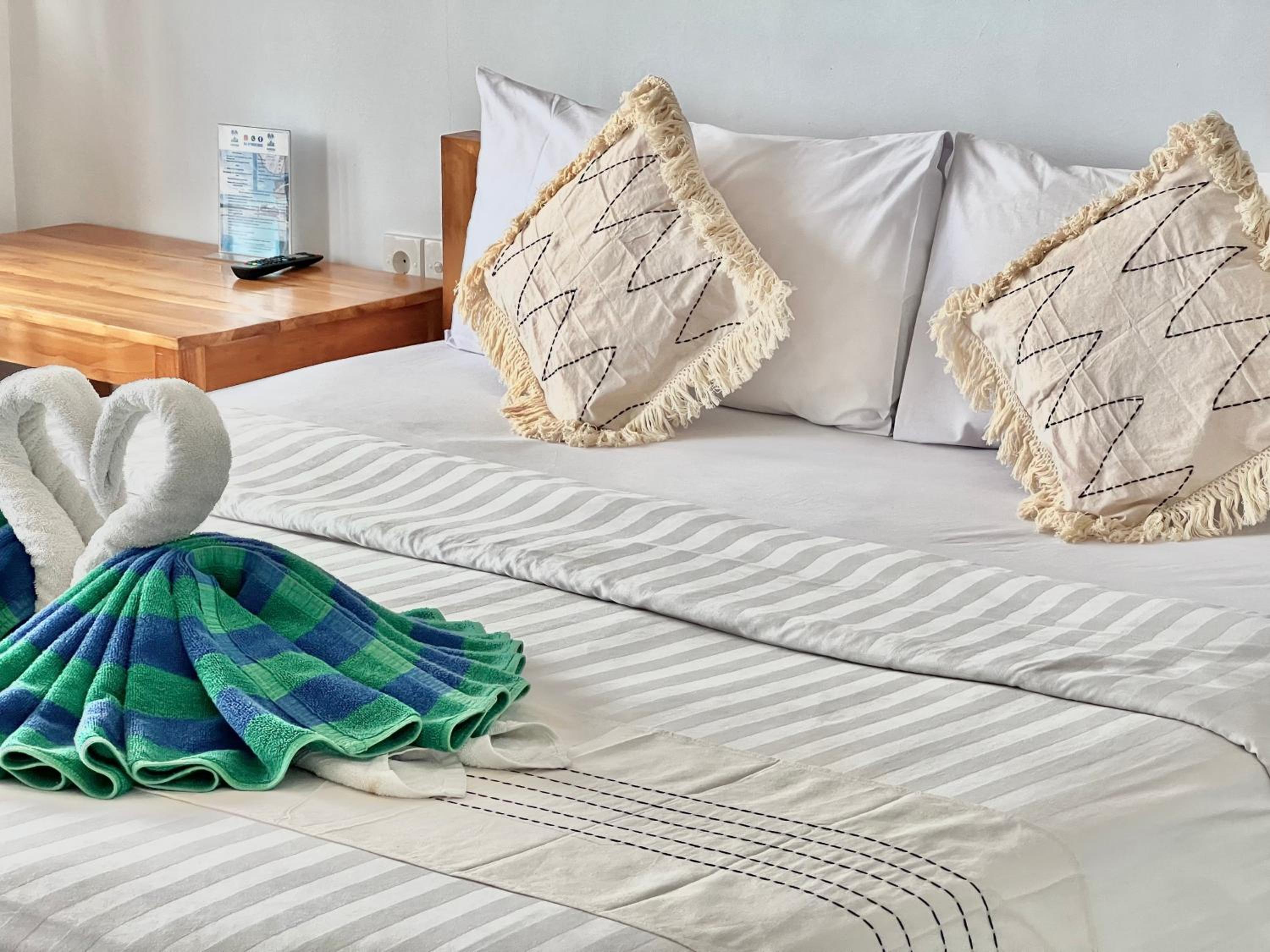 Superior Double Room with Sea View - Photo 17