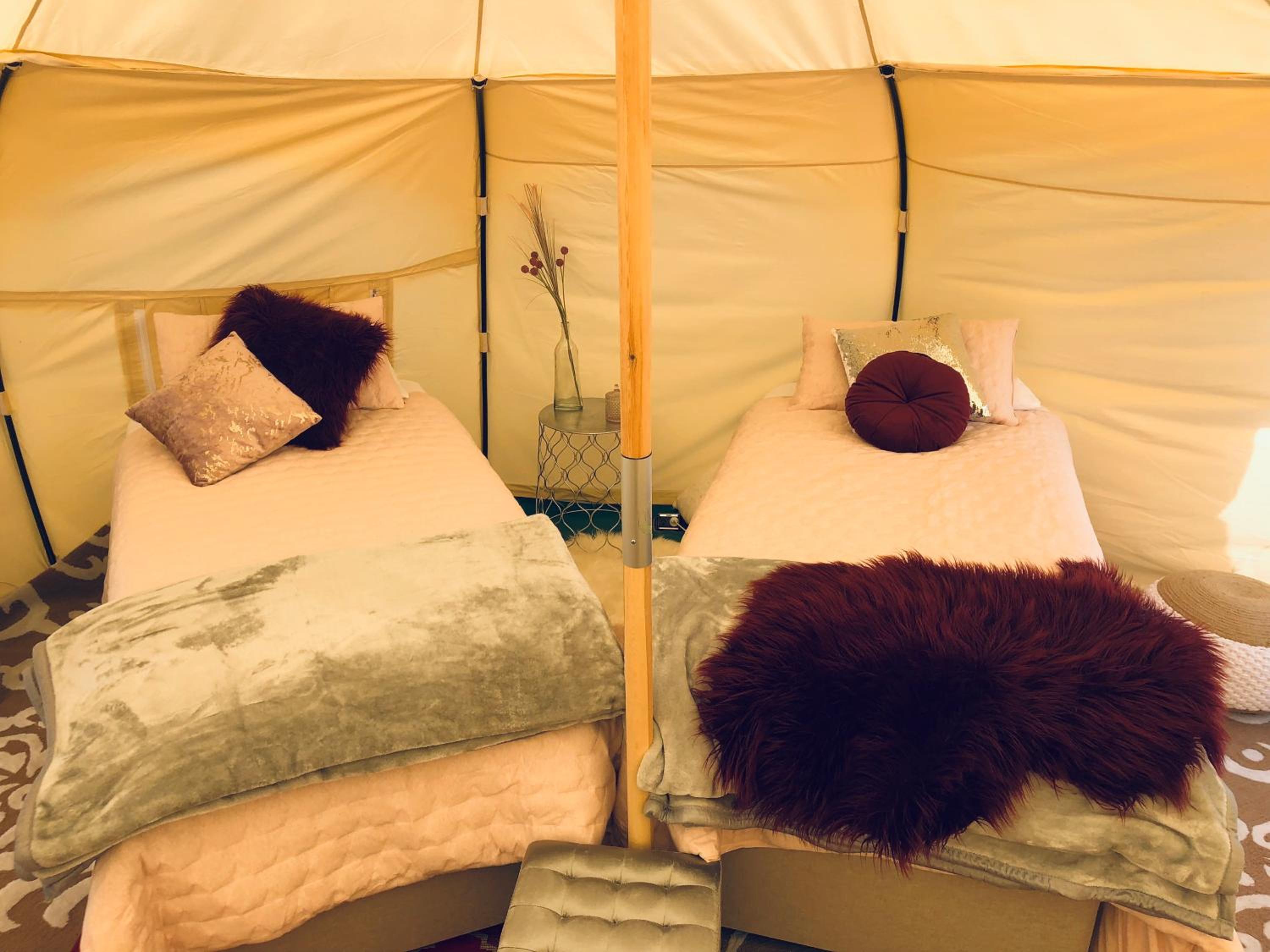 Tent - 3 - Photo 2