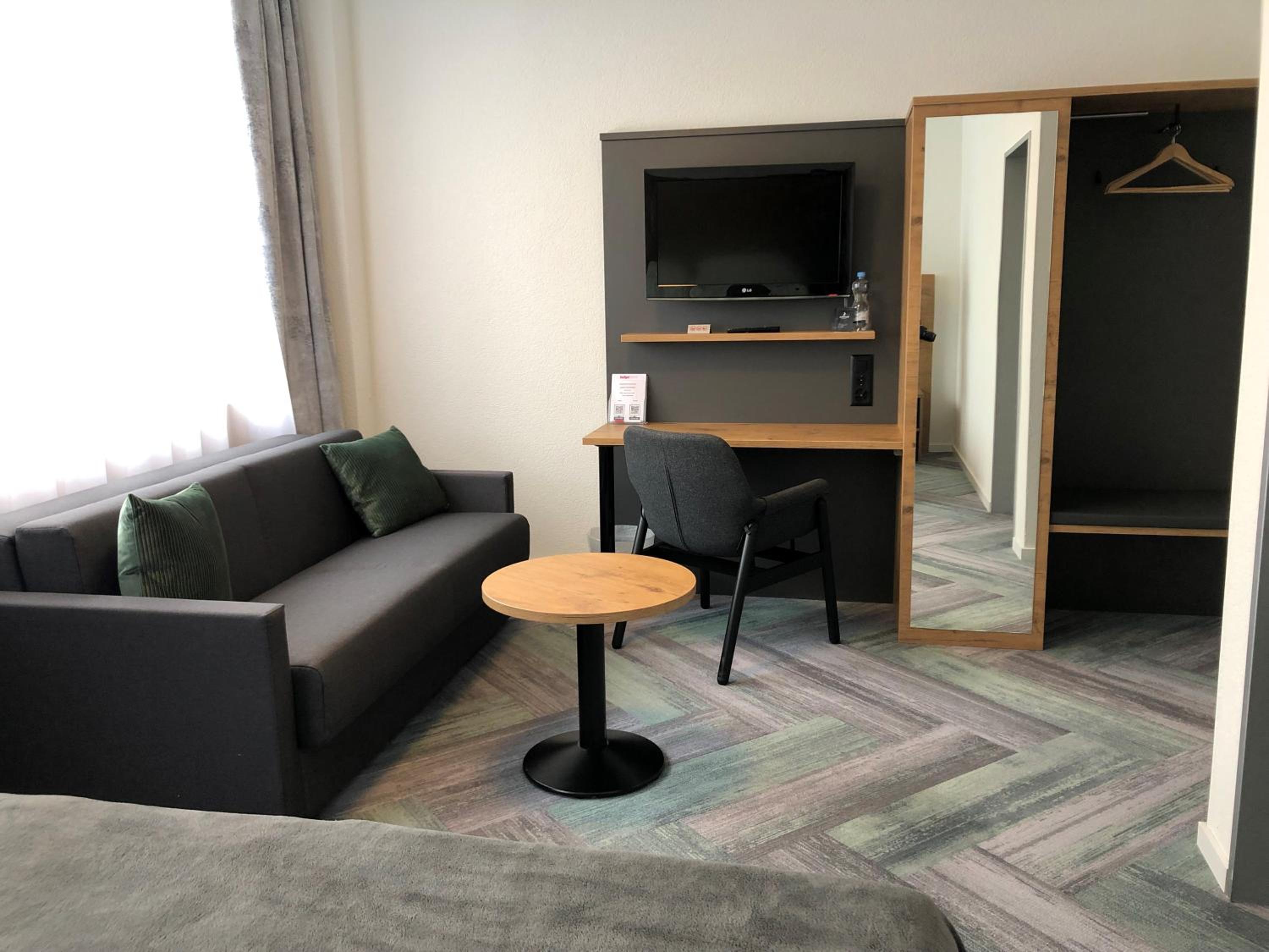 Double Room (1 Adult) - Photo 6