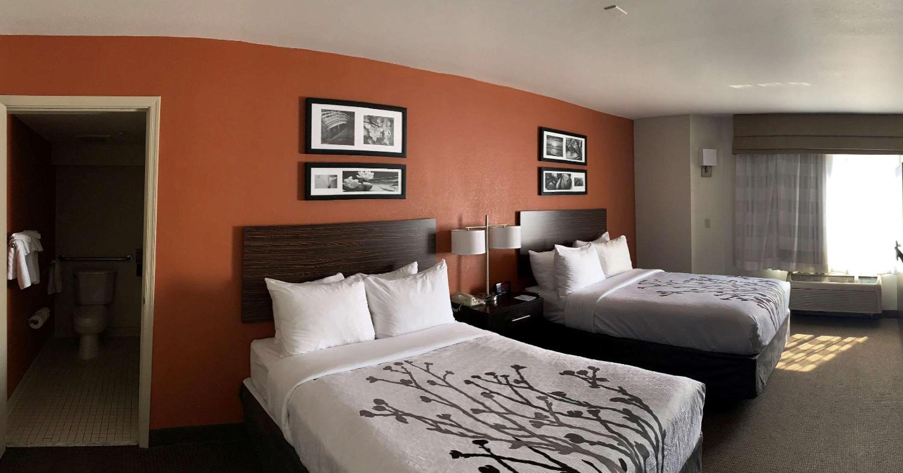 Standard Double Room with Two Double Beds - Non-Smoking - Photo 5