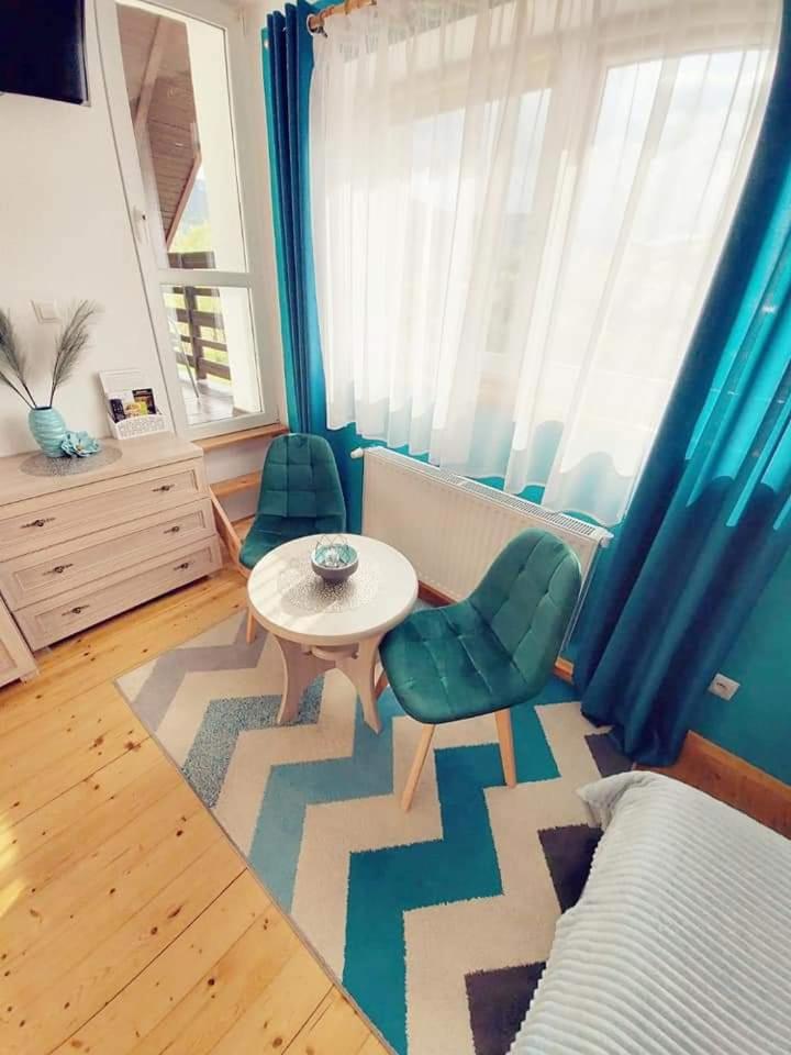 Family Room with Mountain View photo 2