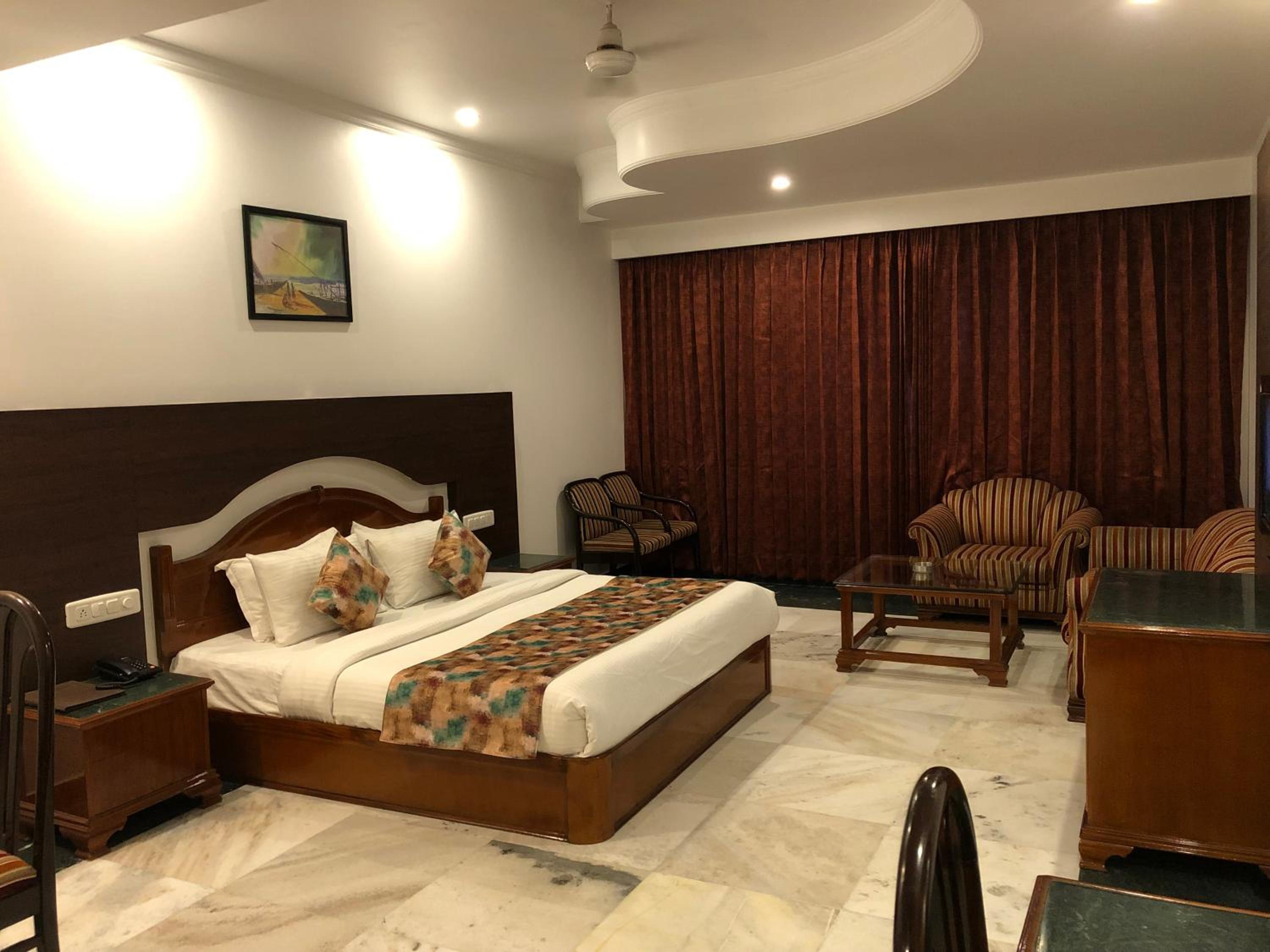 Deluxe Room - Photo 1
